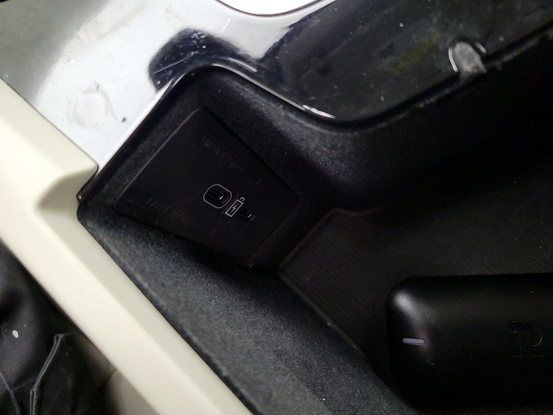 Thumbnail: 2022 Volvo XC60 - 18