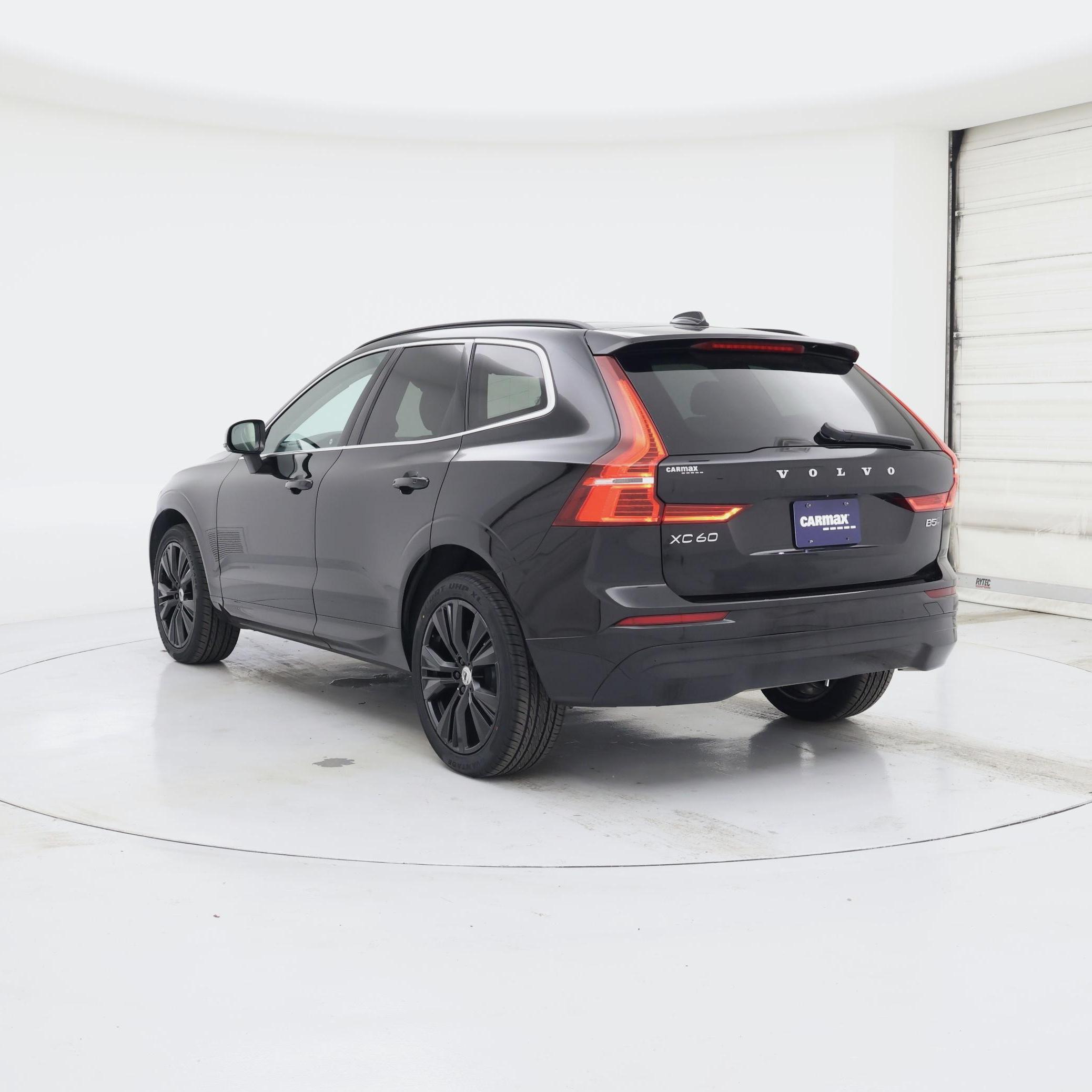 Thumbnail: 2022 Volvo XC60 - 2