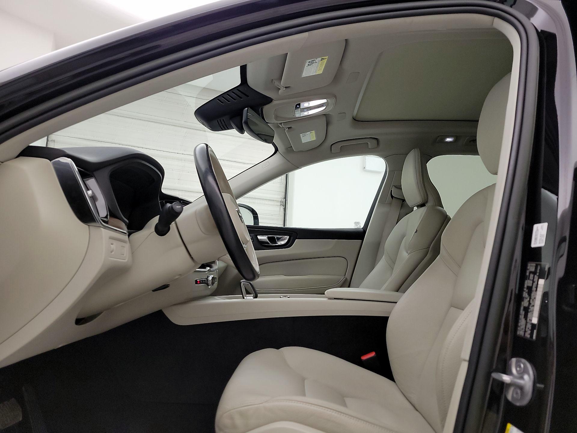 Thumbnail: 2022 Volvo XC60 - 19