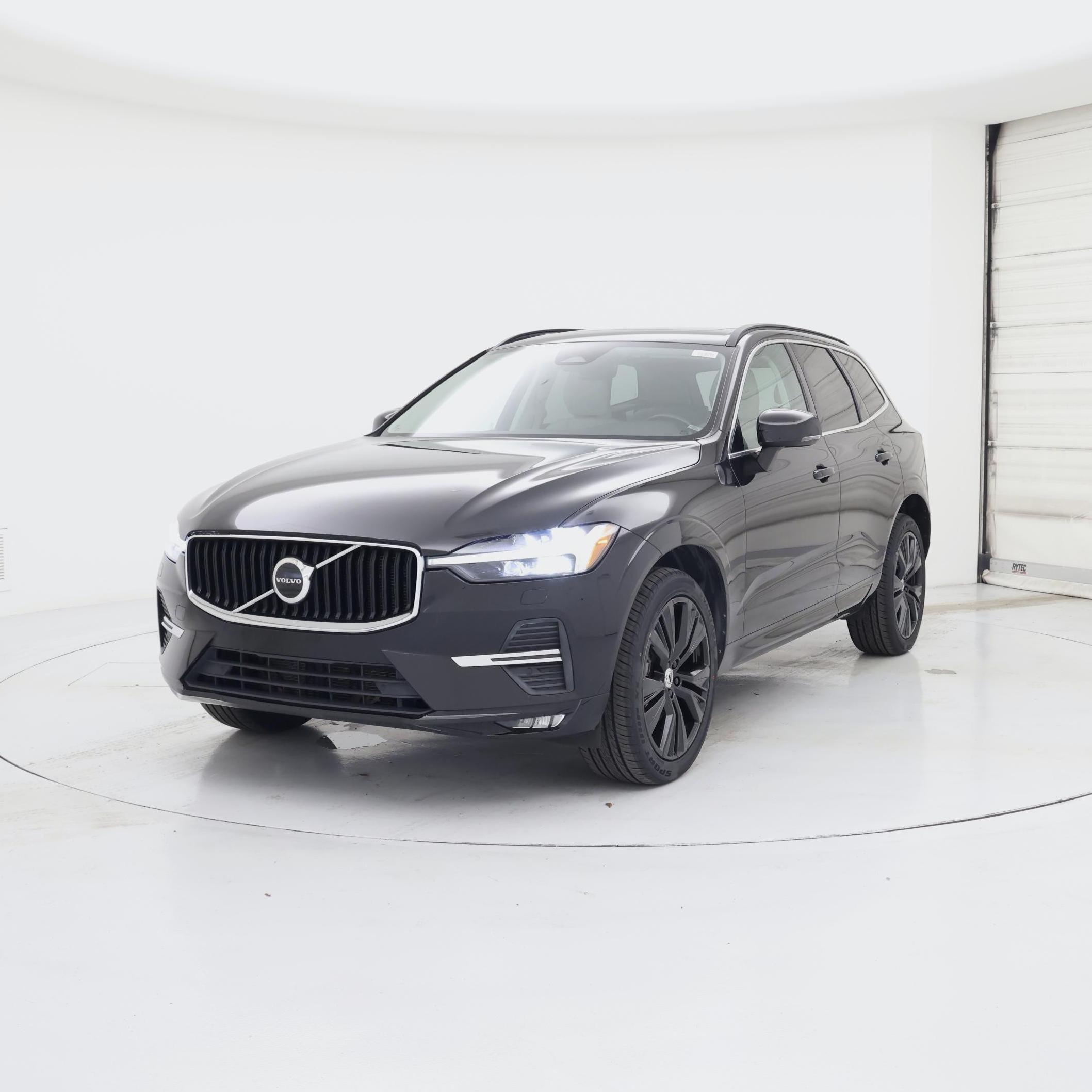 Thumbnail: 2022 Volvo XC60 - 4
