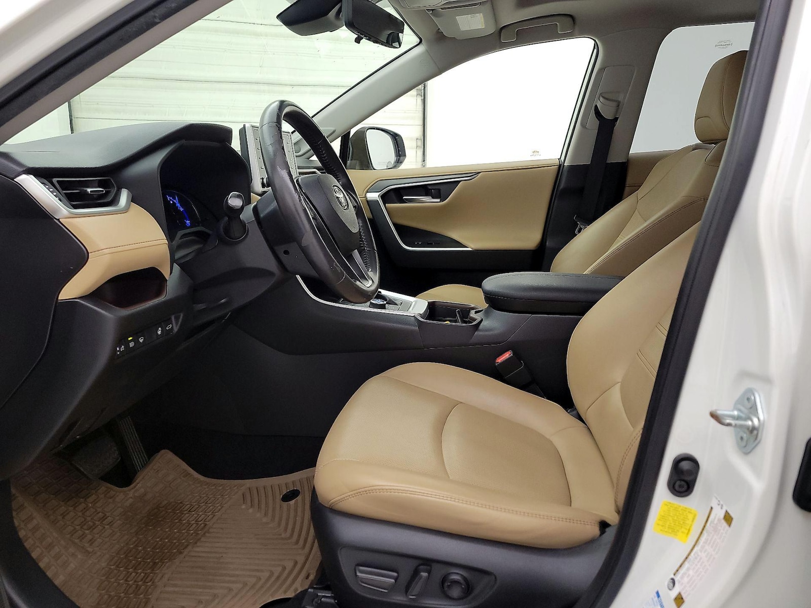 2020 Toyota RAV4 Limited - Photo 12