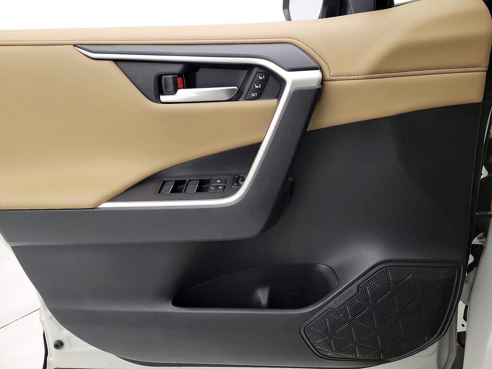 2020 Toyota RAV4 Limited - Photo 13