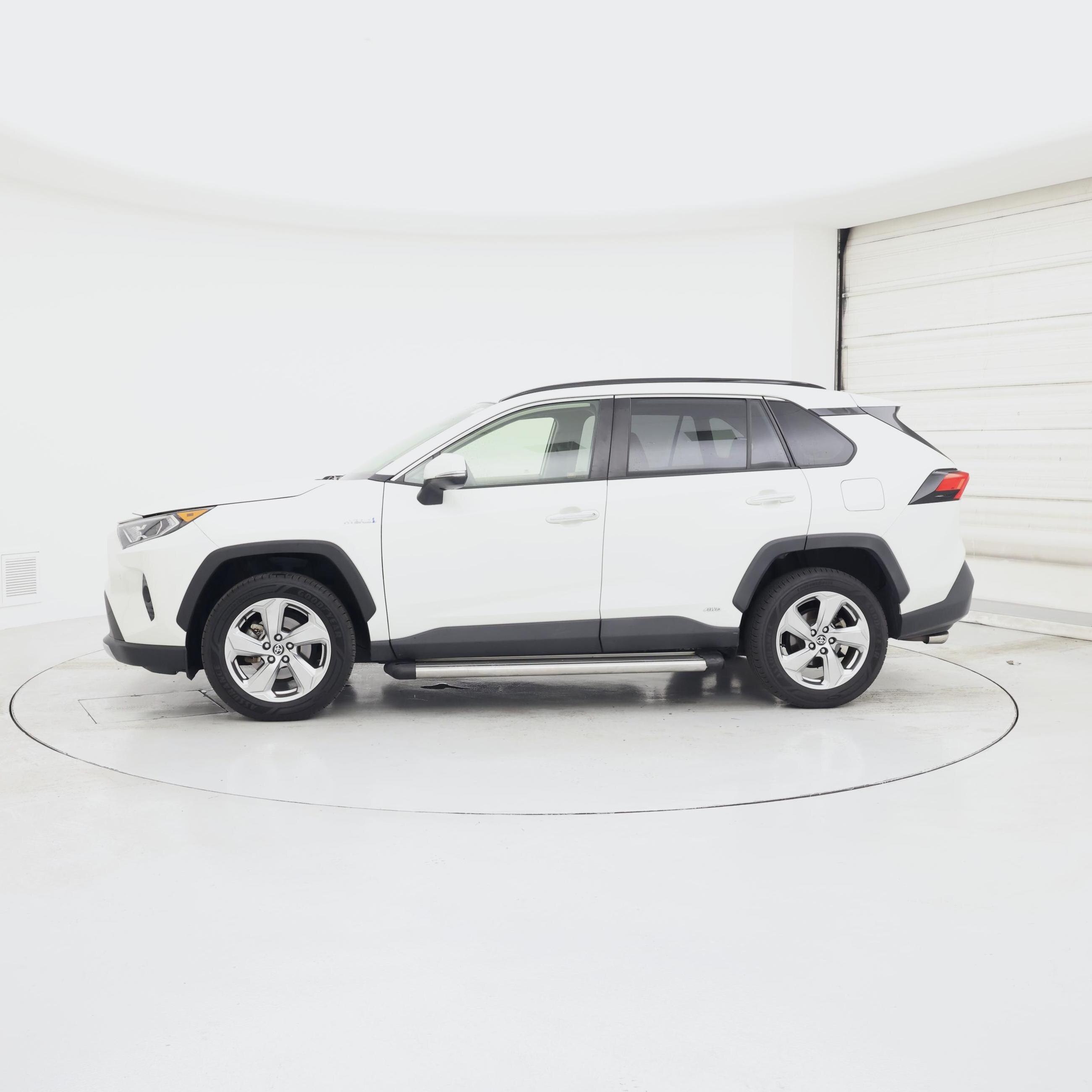 Thumbnail: 2020 Toyota RAV4 - 3