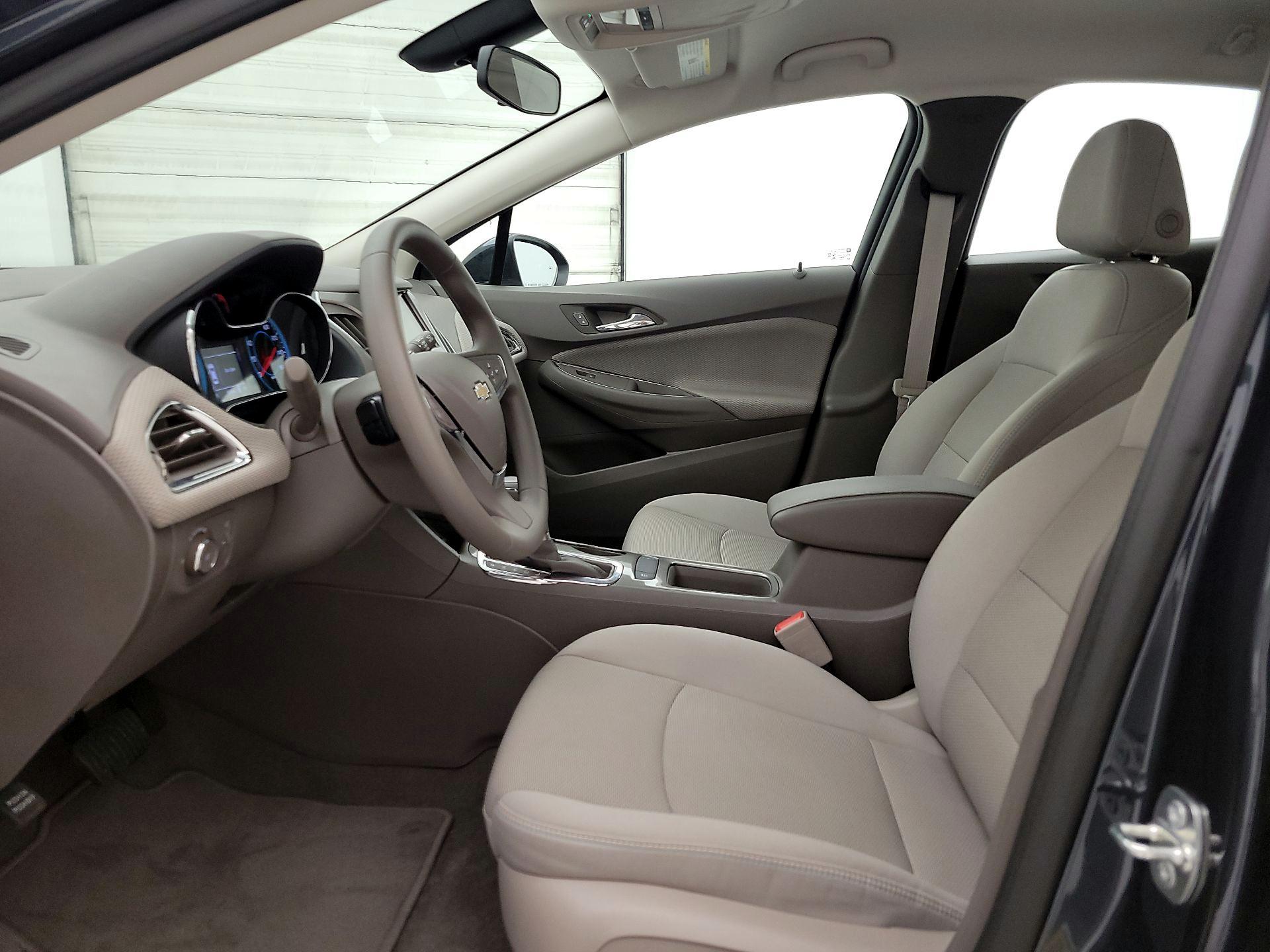 Thumbnail: 2017 Chevrolet Cruze - 11