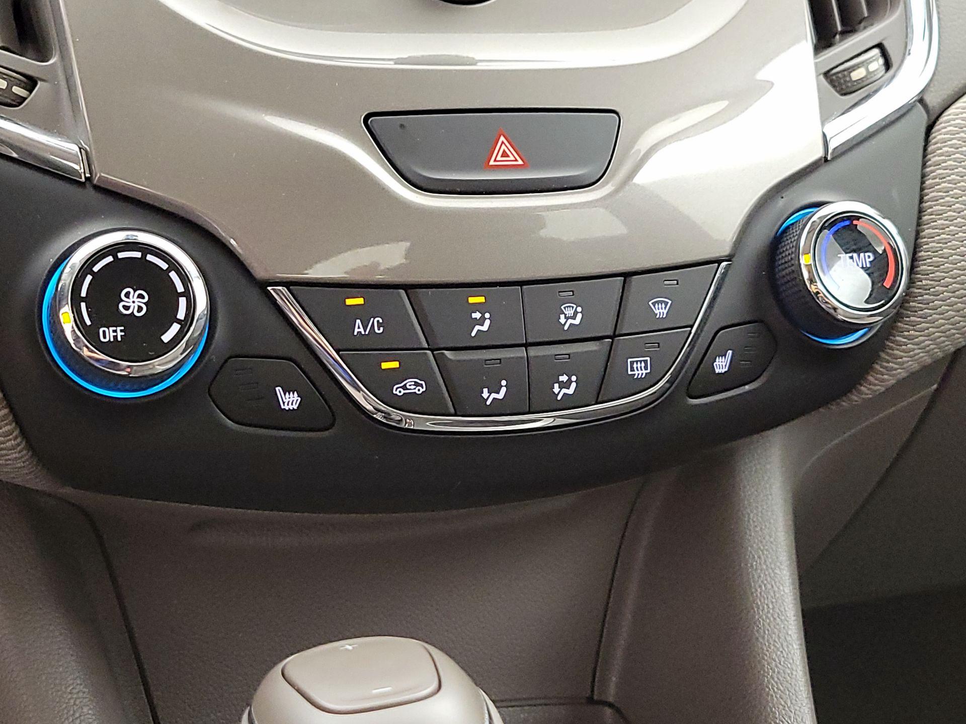 Thumbnail: 2017 Chevrolet Cruze - 16