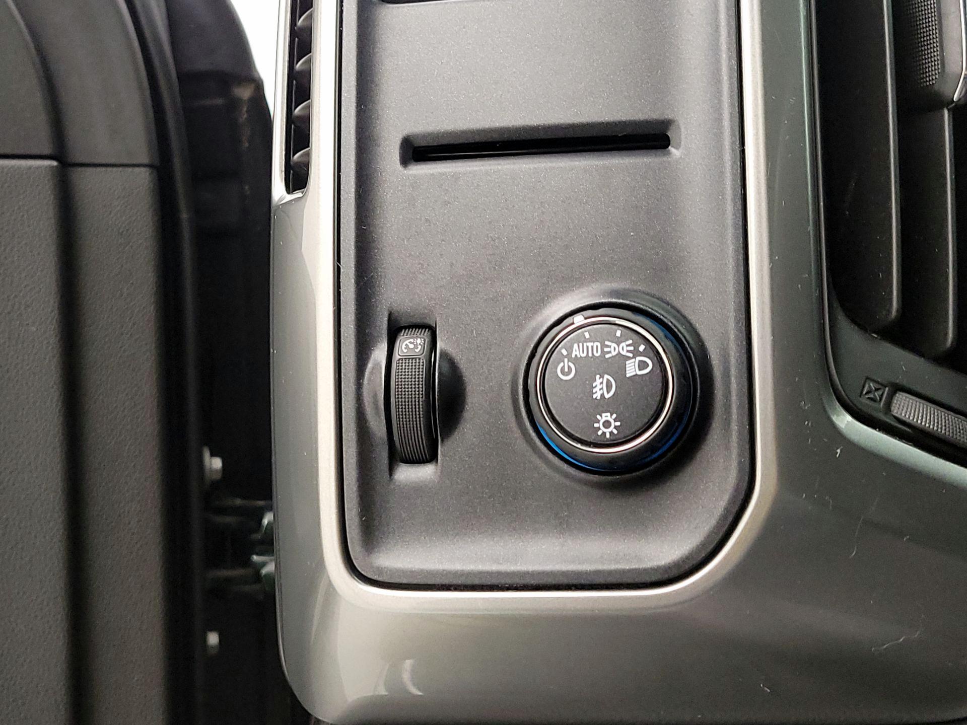 Thumbnail: 2015 Chevrolet Silverado 1500 - 13