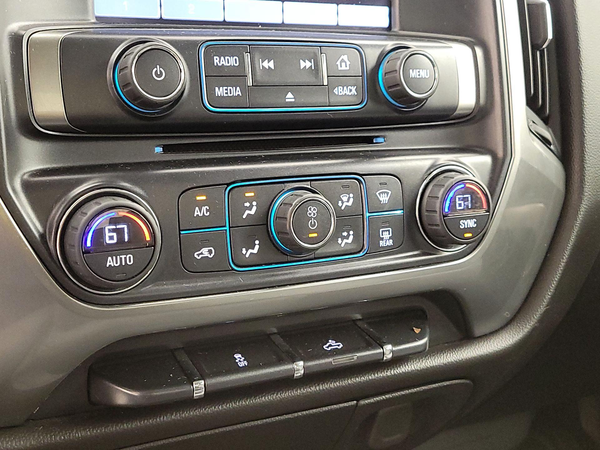 Thumbnail: 2015 Chevrolet Silverado 1500 - 16