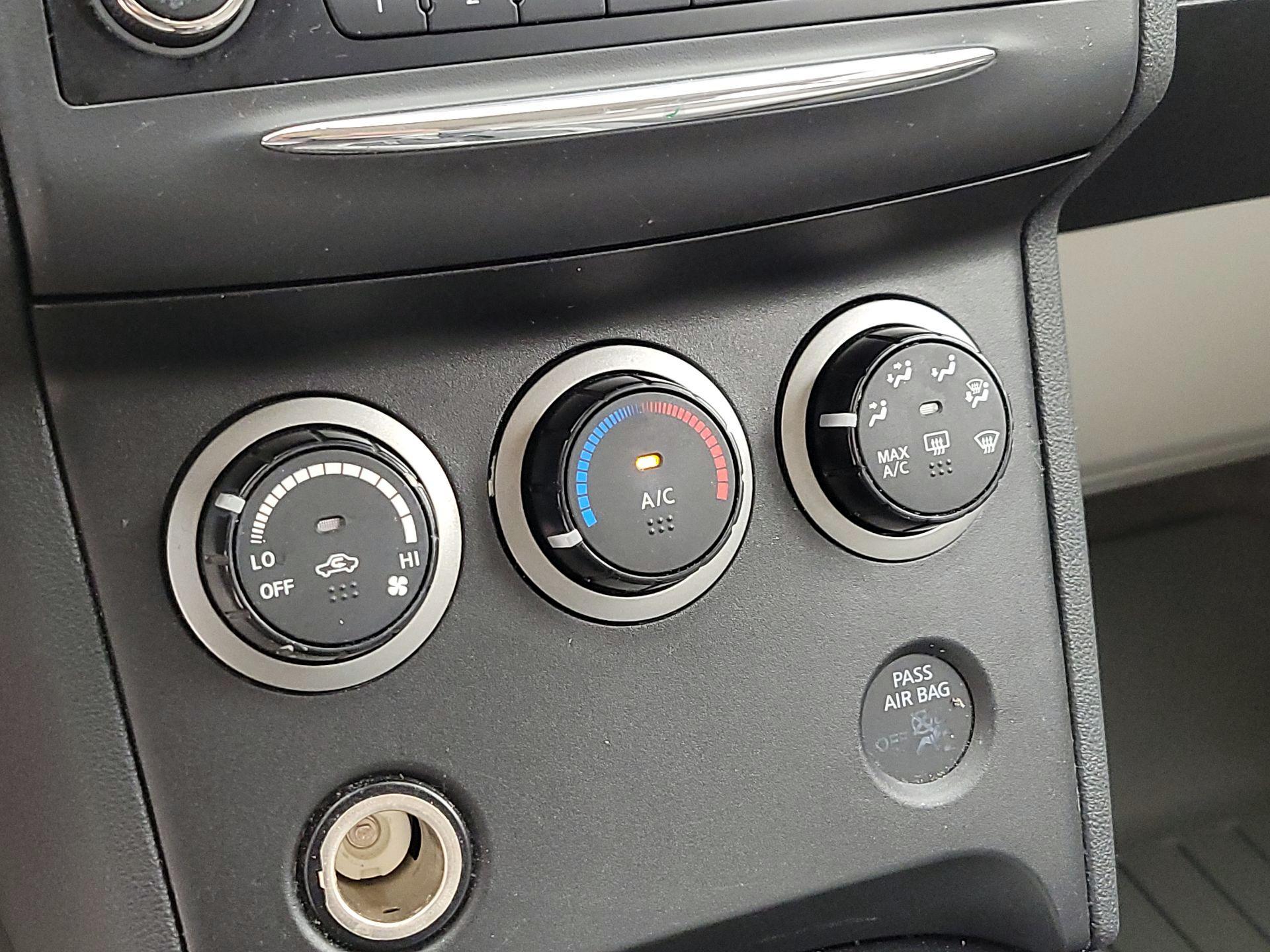 Thumbnail: 2015 Nissan Rogue - 16