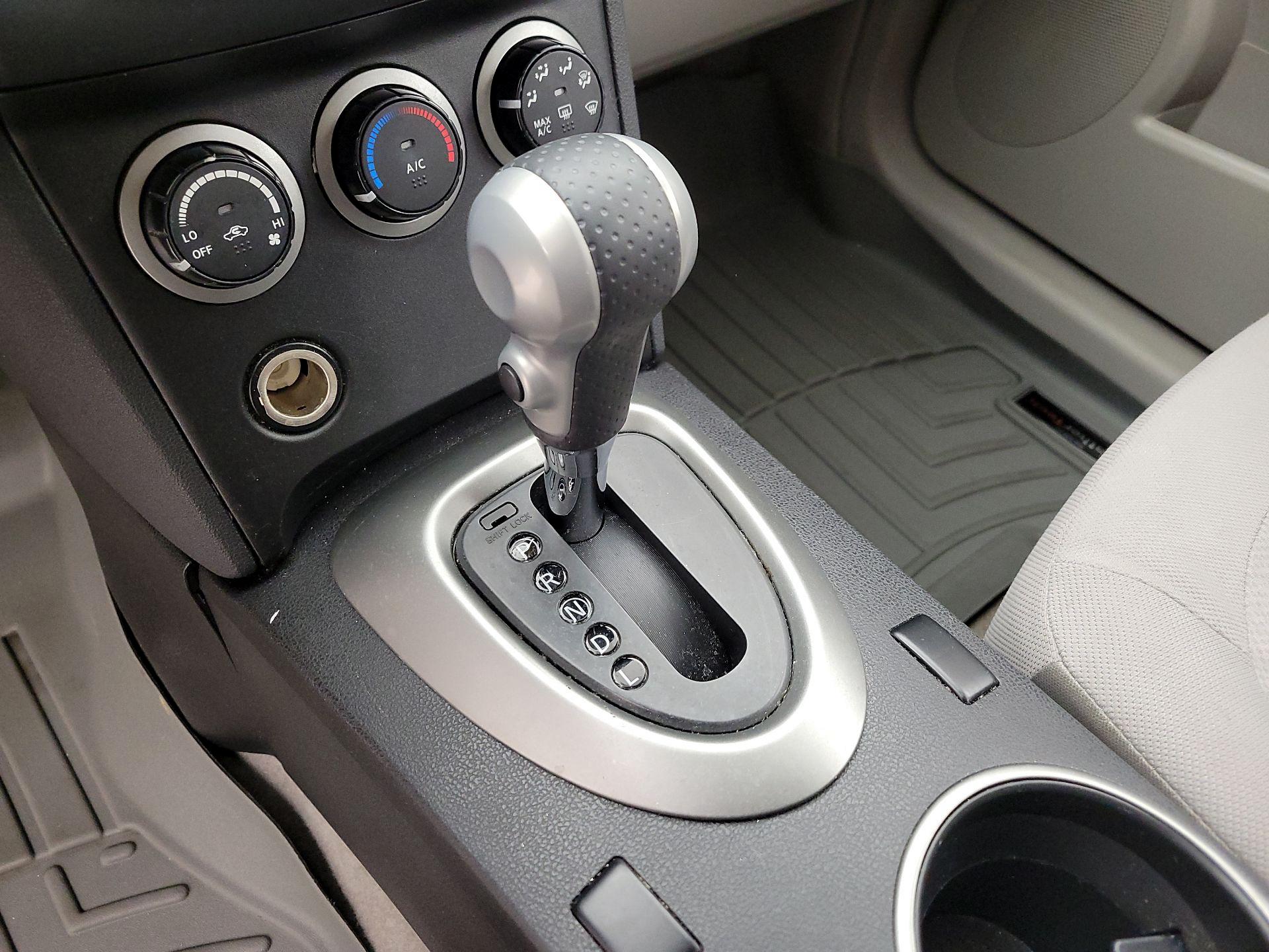 Thumbnail: 2015 Nissan Rogue - 17