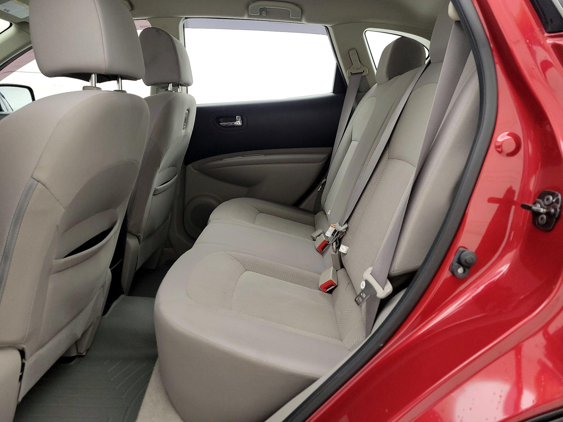 Thumbnail: 2015 Nissan Rogue - 18