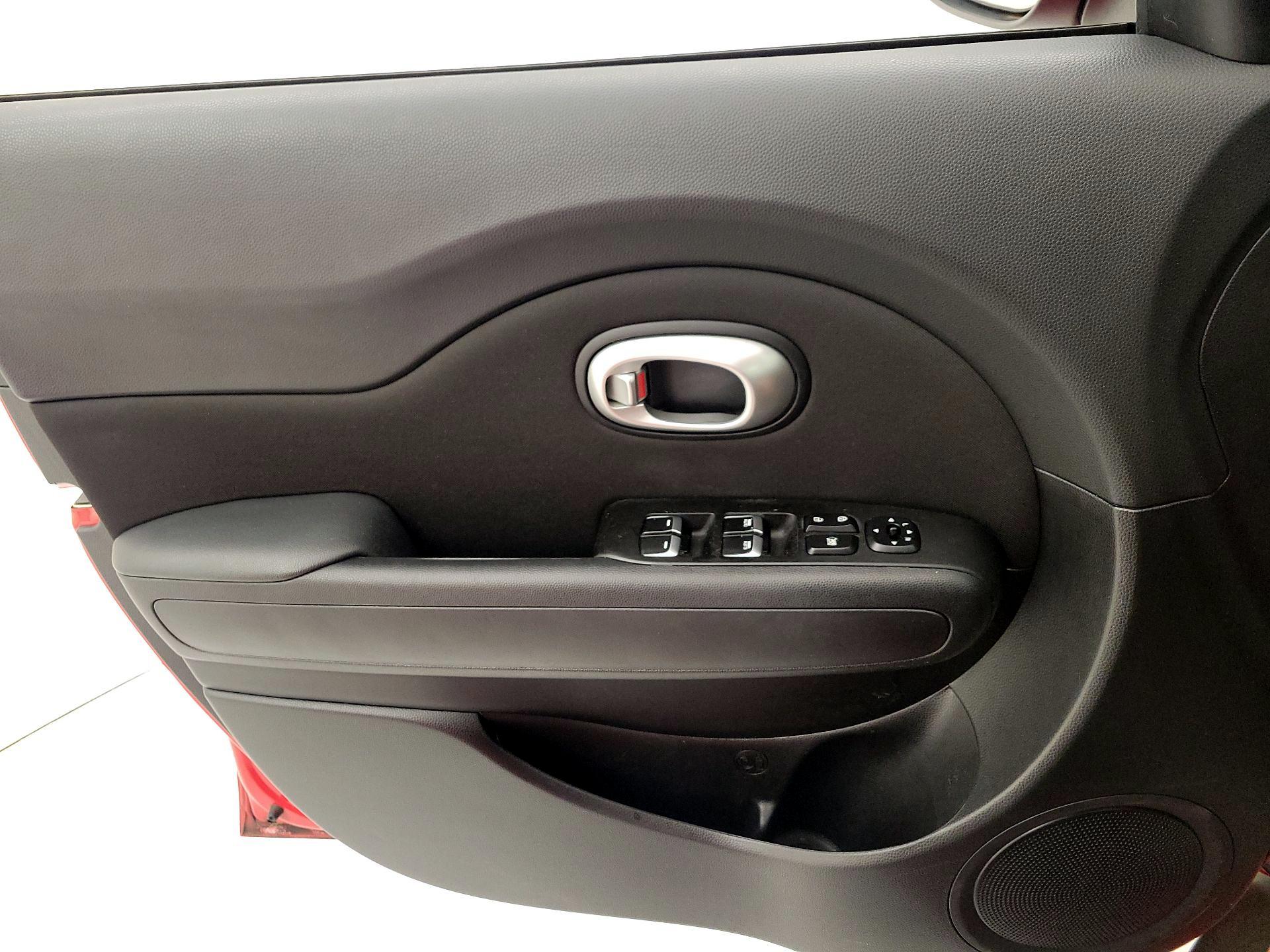 Thumbnail: 2017 Kia Soul - 12