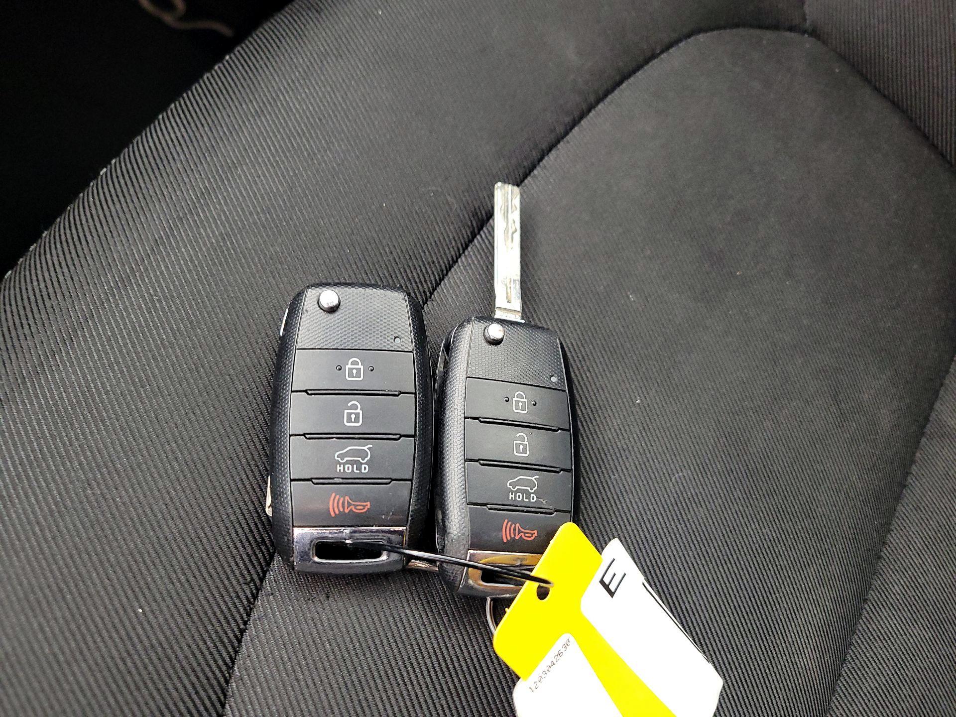 Thumbnail: 2017 Kia Soul - 18