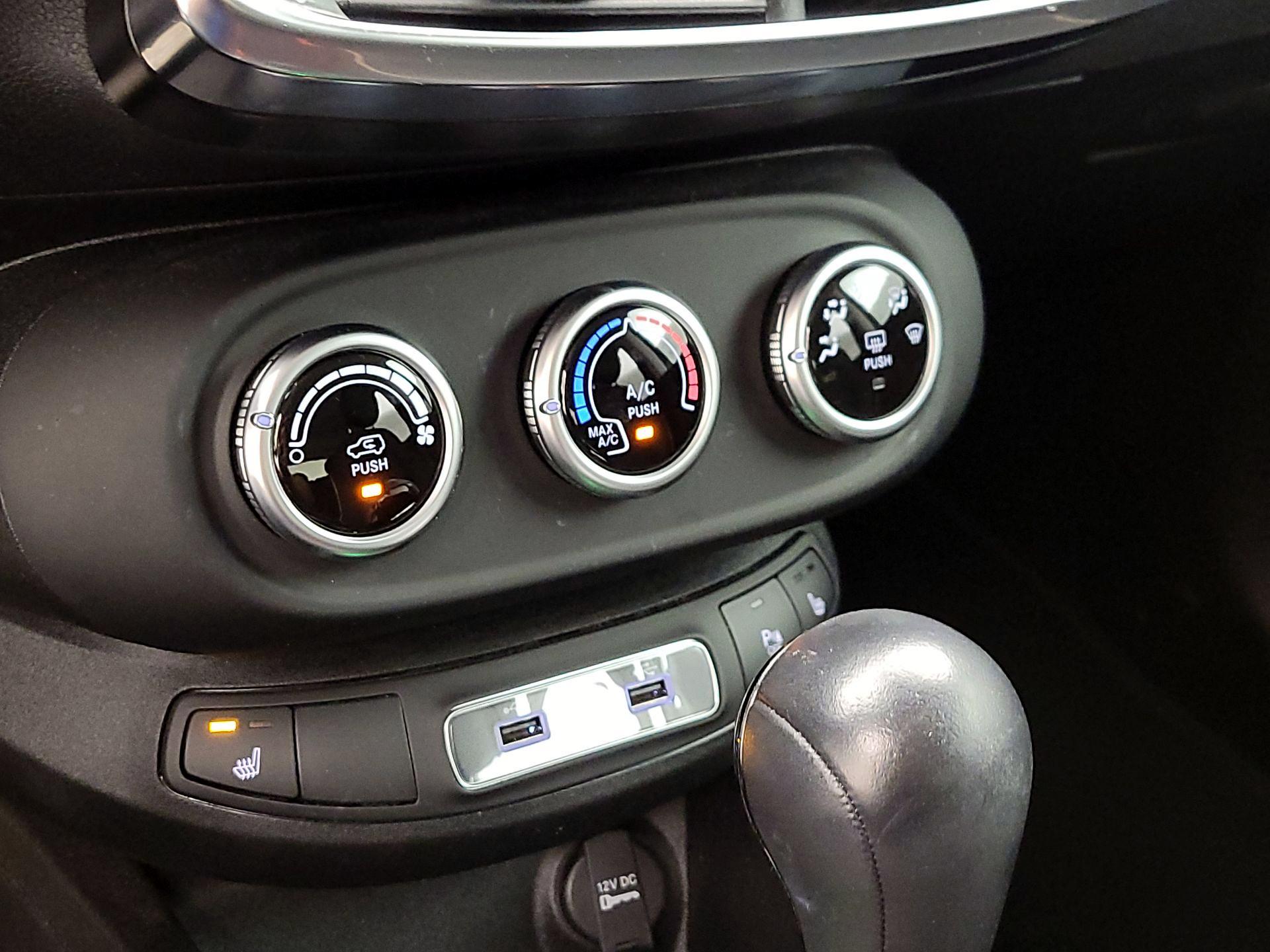 Thumbnail: 2022 Fiat 500X - 16