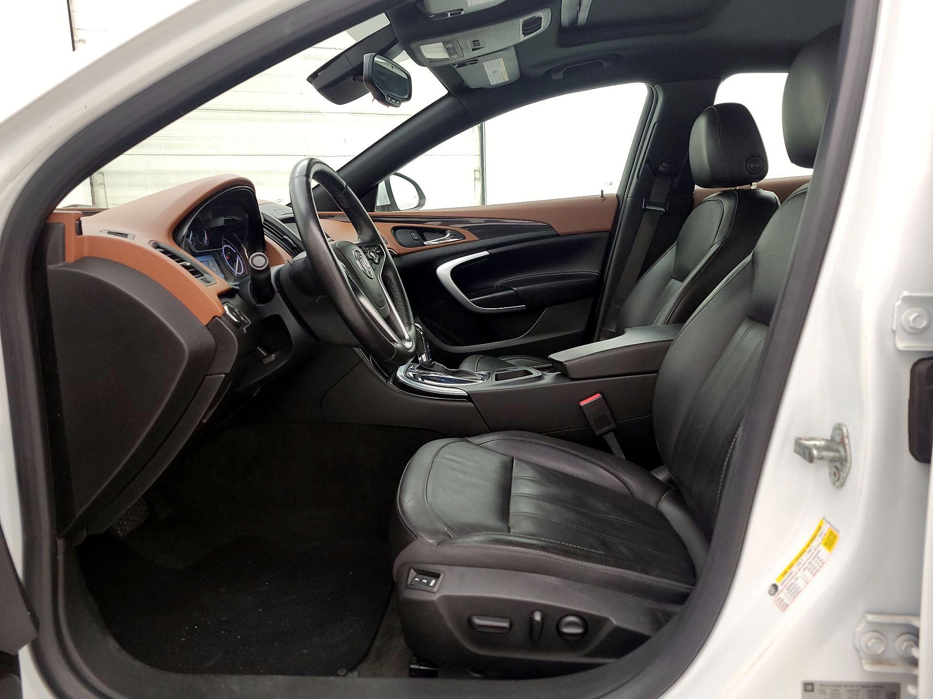 Thumbnail: 2016 Buick Regal - 11