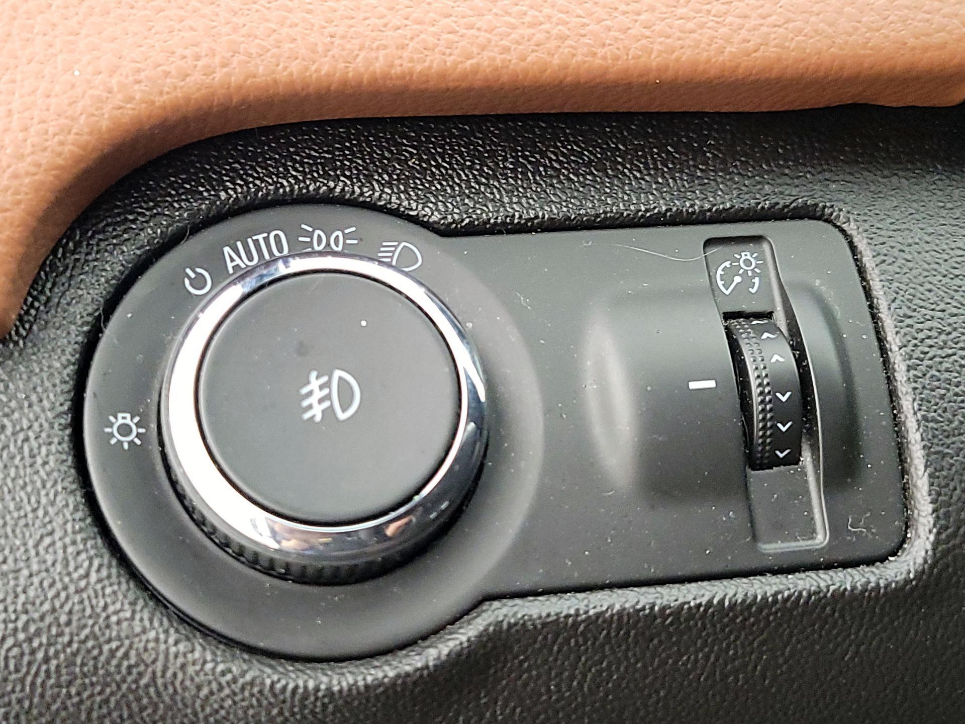 Thumbnail: 2016 Buick Regal - 13