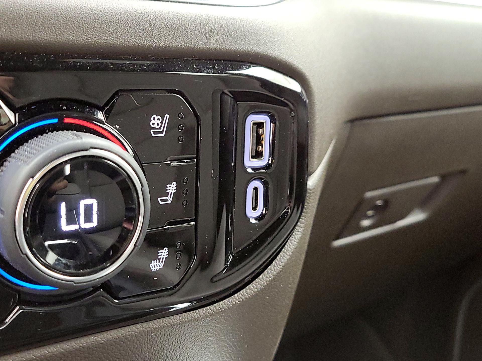 Thumbnail: 2024 Chevrolet Silverado 1500 - 18