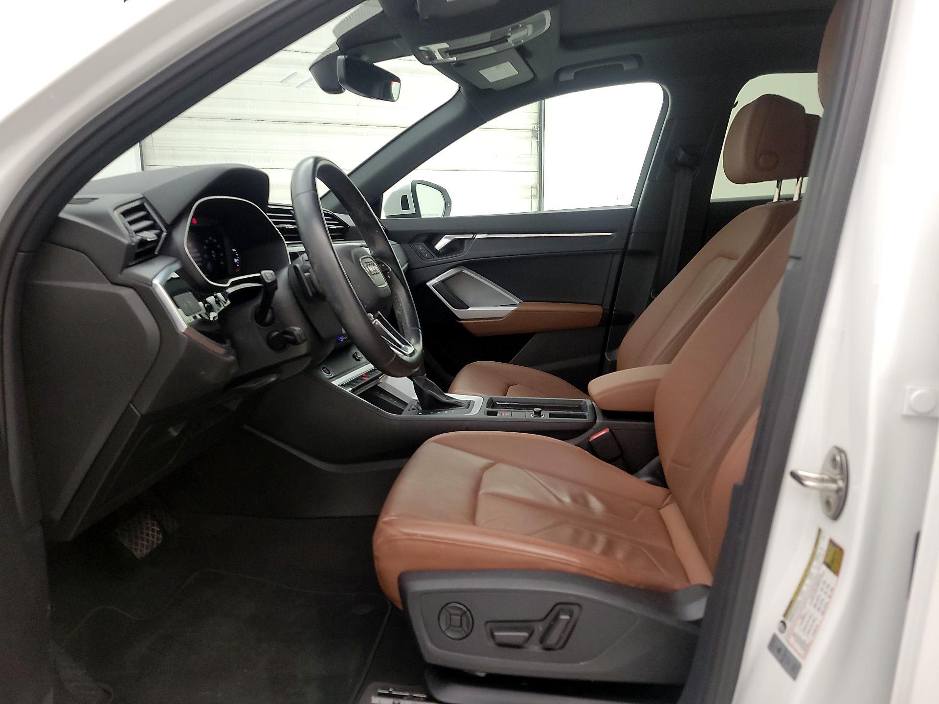 Thumbnail: 2023 Audi Q3 - 11