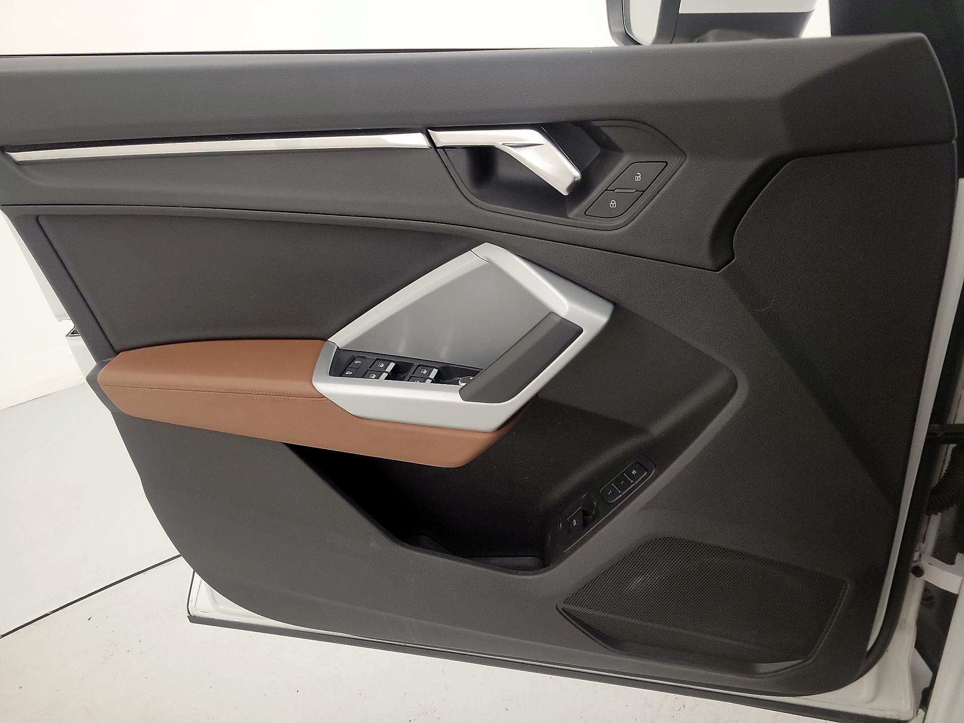 Thumbnail: 2023 Audi Q3 - 12