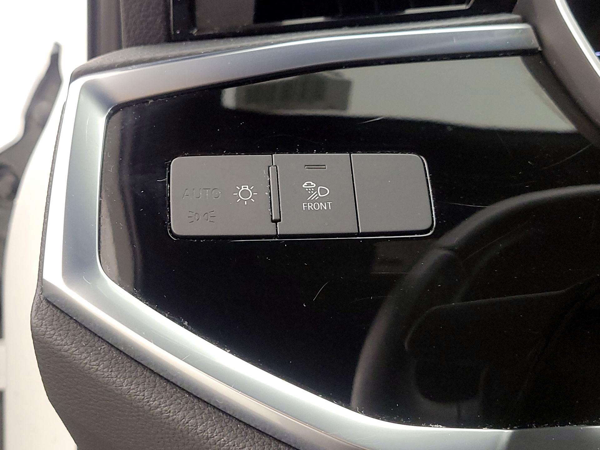 Thumbnail: 2023 Audi Q3 - 13