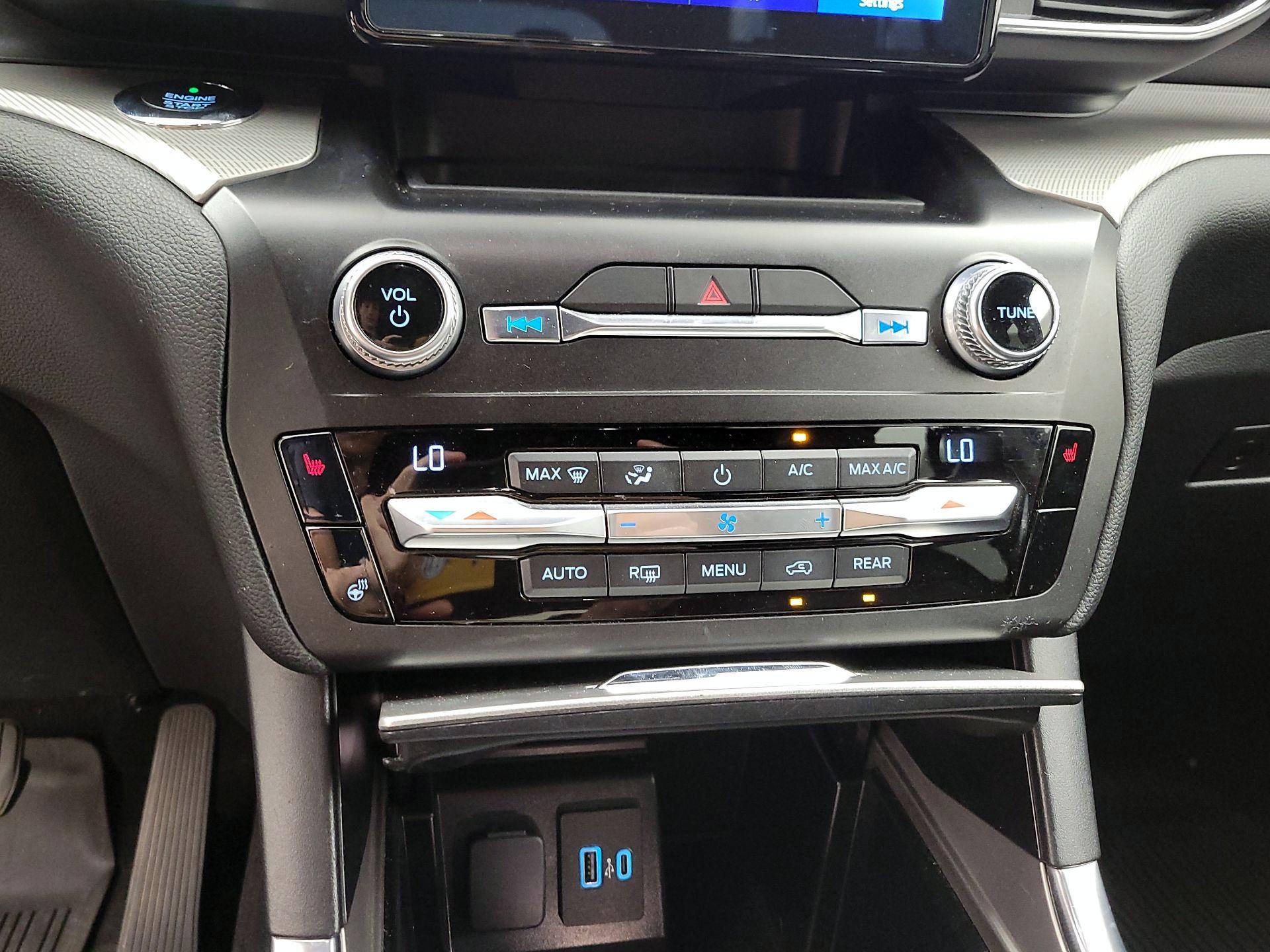 Thumbnail: 2020 Ford Explorer - 16