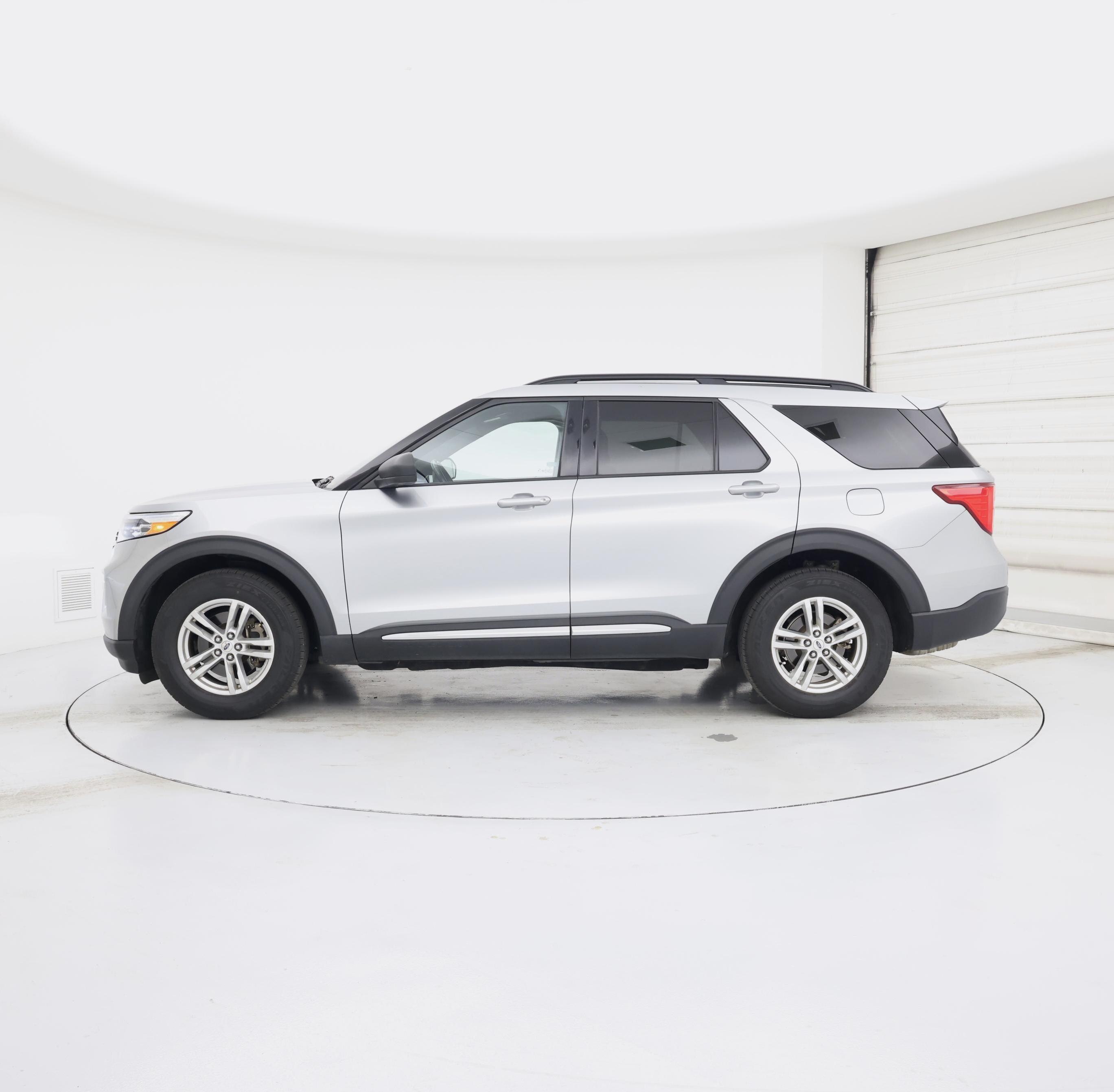 Thumbnail: 2020 Ford Explorer - 3