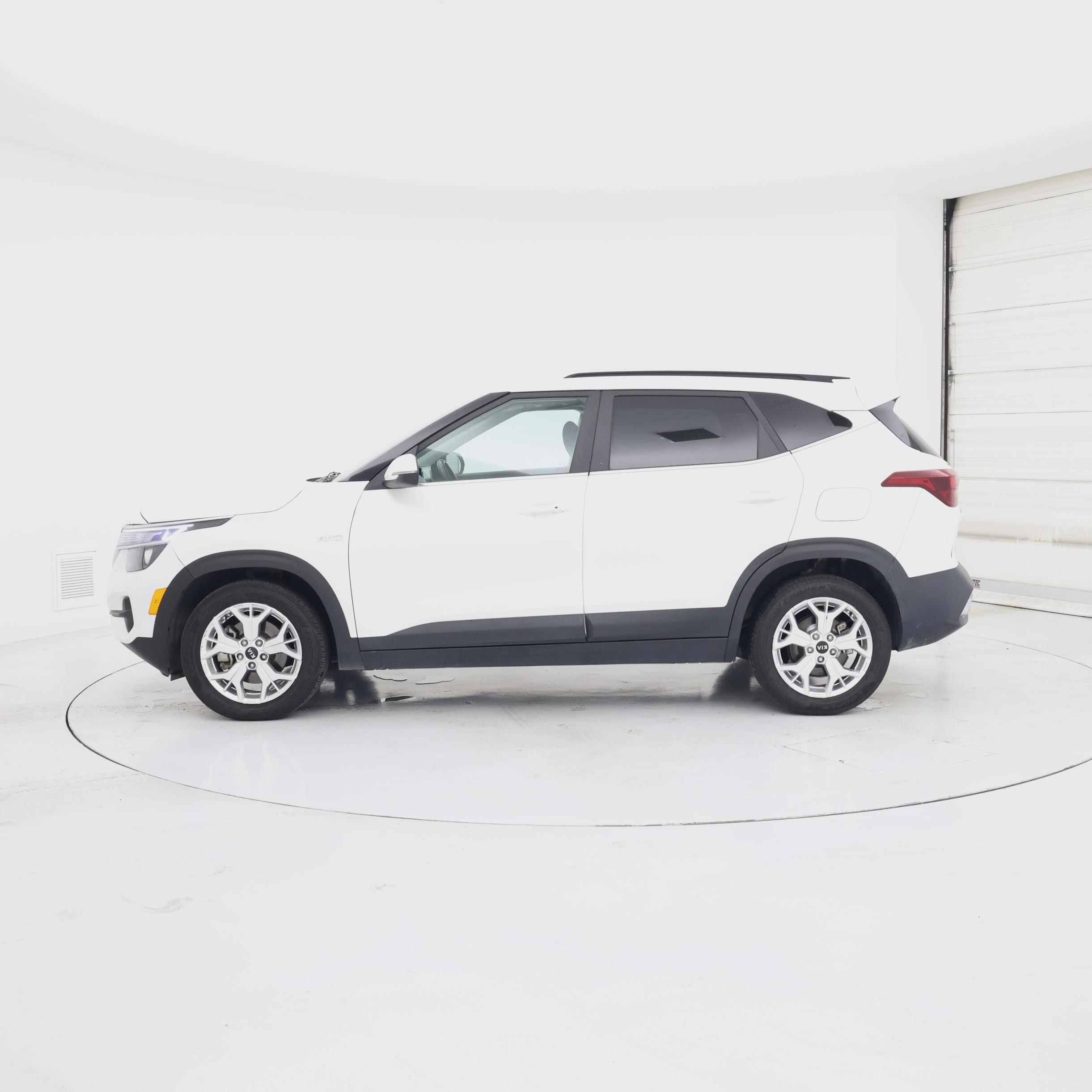 Thumbnail: 2021 Kia Seltos - 3