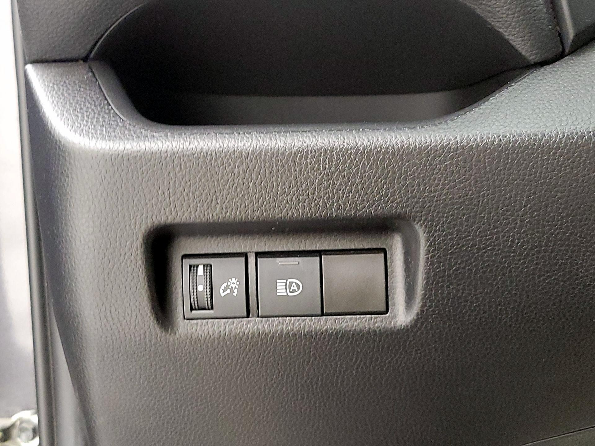 Thumbnail: 2021 Toyota RAV4 - 13