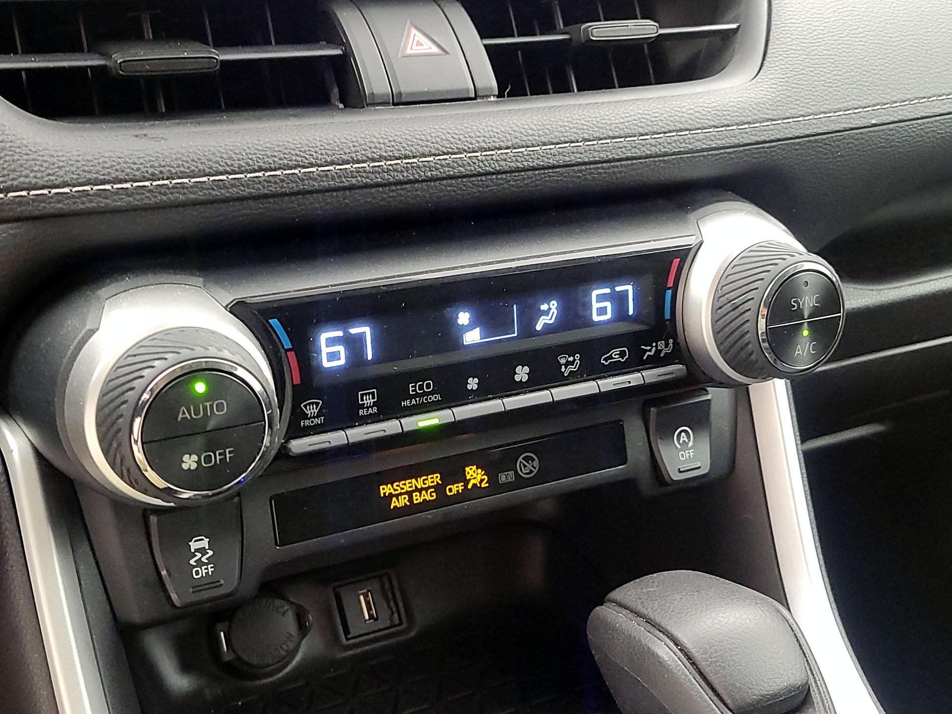 Thumbnail: 2021 Toyota RAV4 - 16