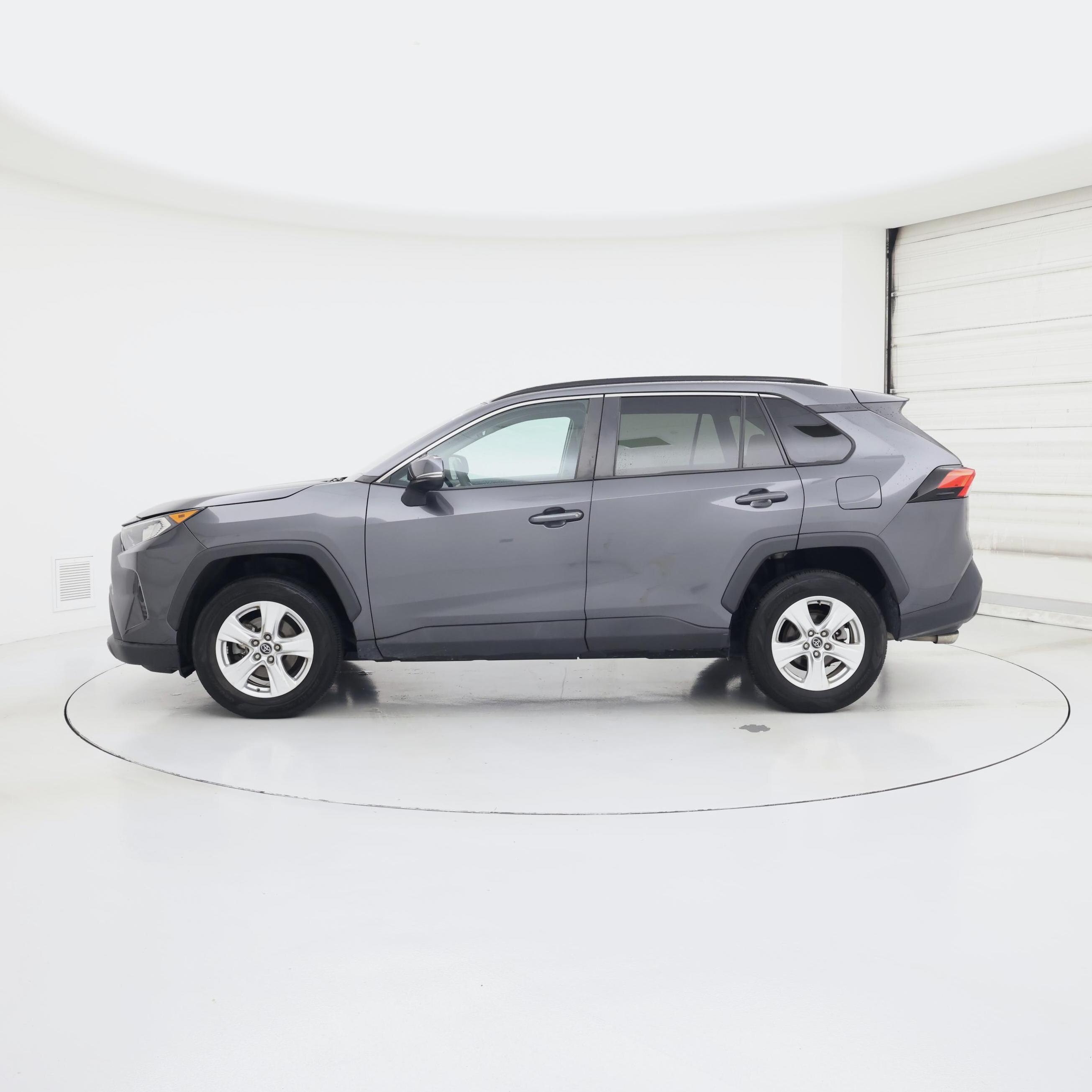 Thumbnail: 2021 Toyota RAV4 - 3