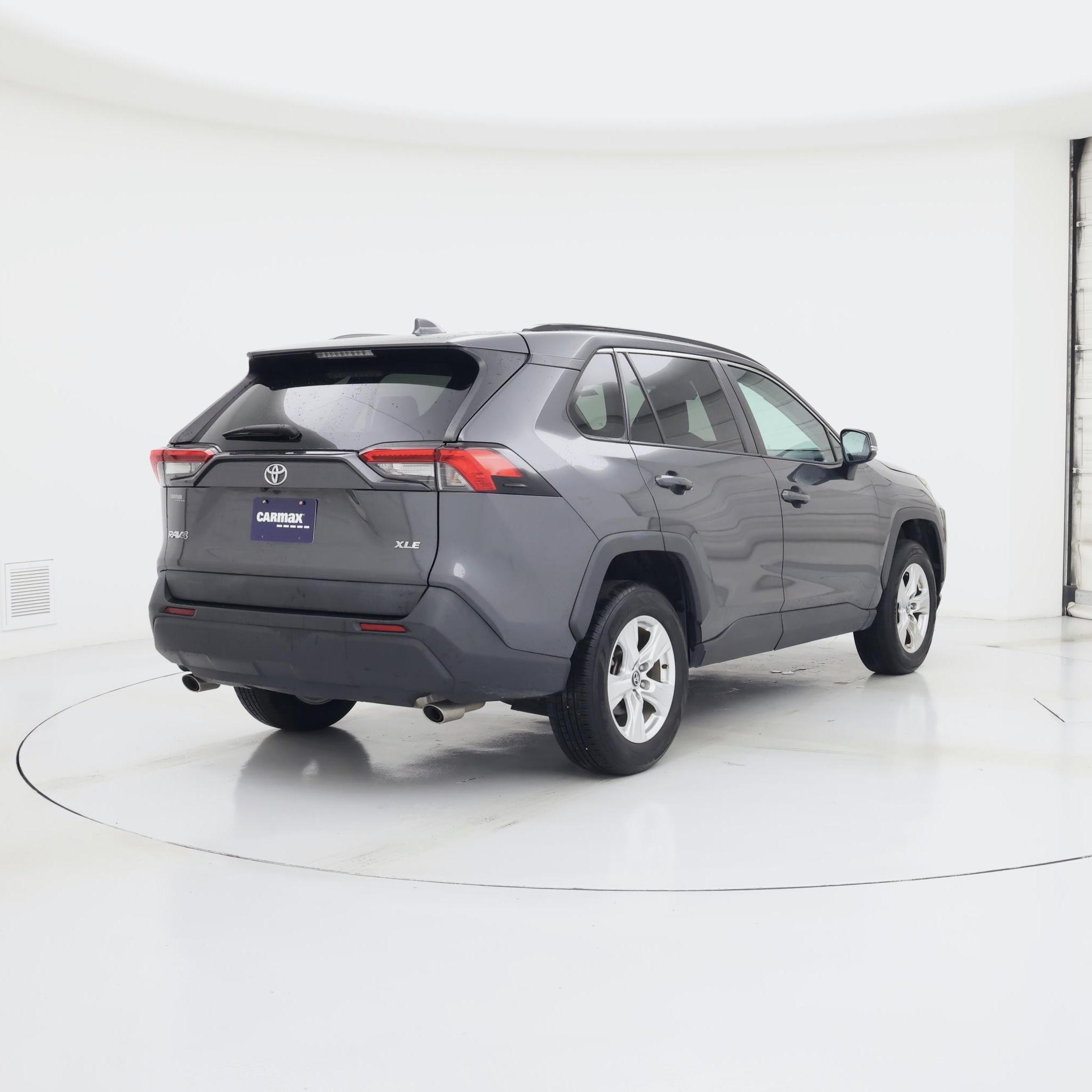 Thumbnail: 2021 Toyota RAV4 - 8