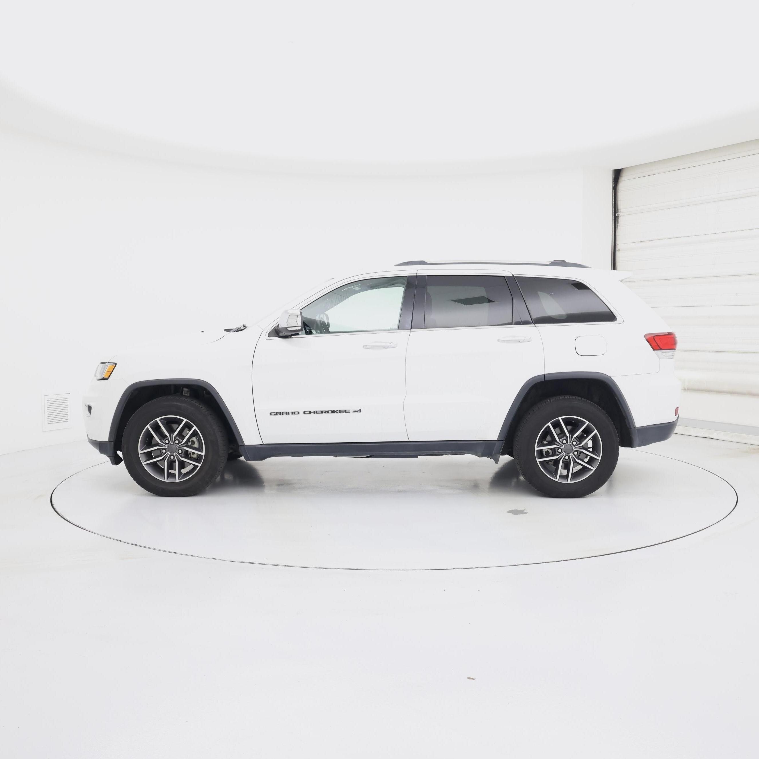 Thumbnail: 2022 Jeep Grand Cherokee - 3
