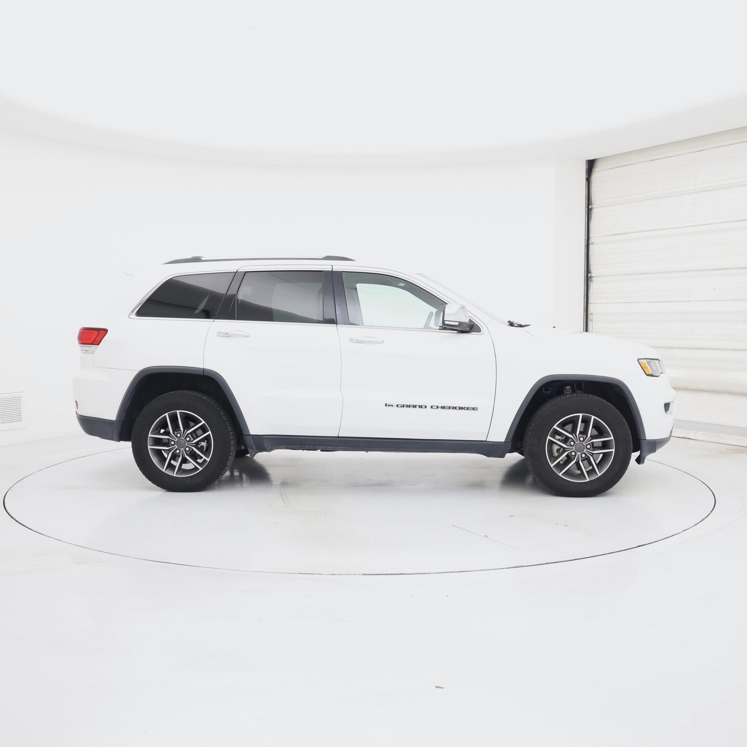 Thumbnail: 2022 Jeep Grand Cherokee - 7