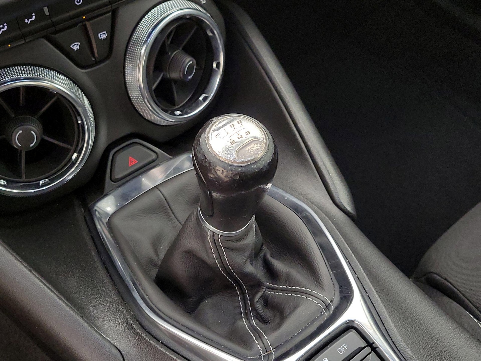 2020 Chevrolet Camaro 1LS - Photo 18