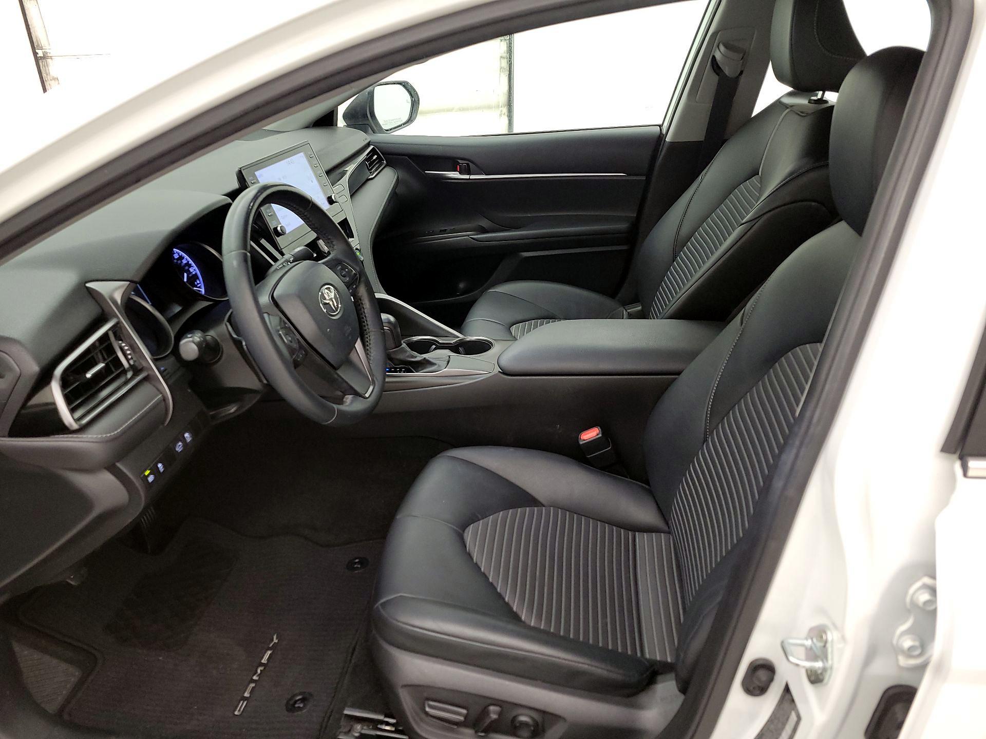 Thumbnail: 2021 Toyota Camry - 11