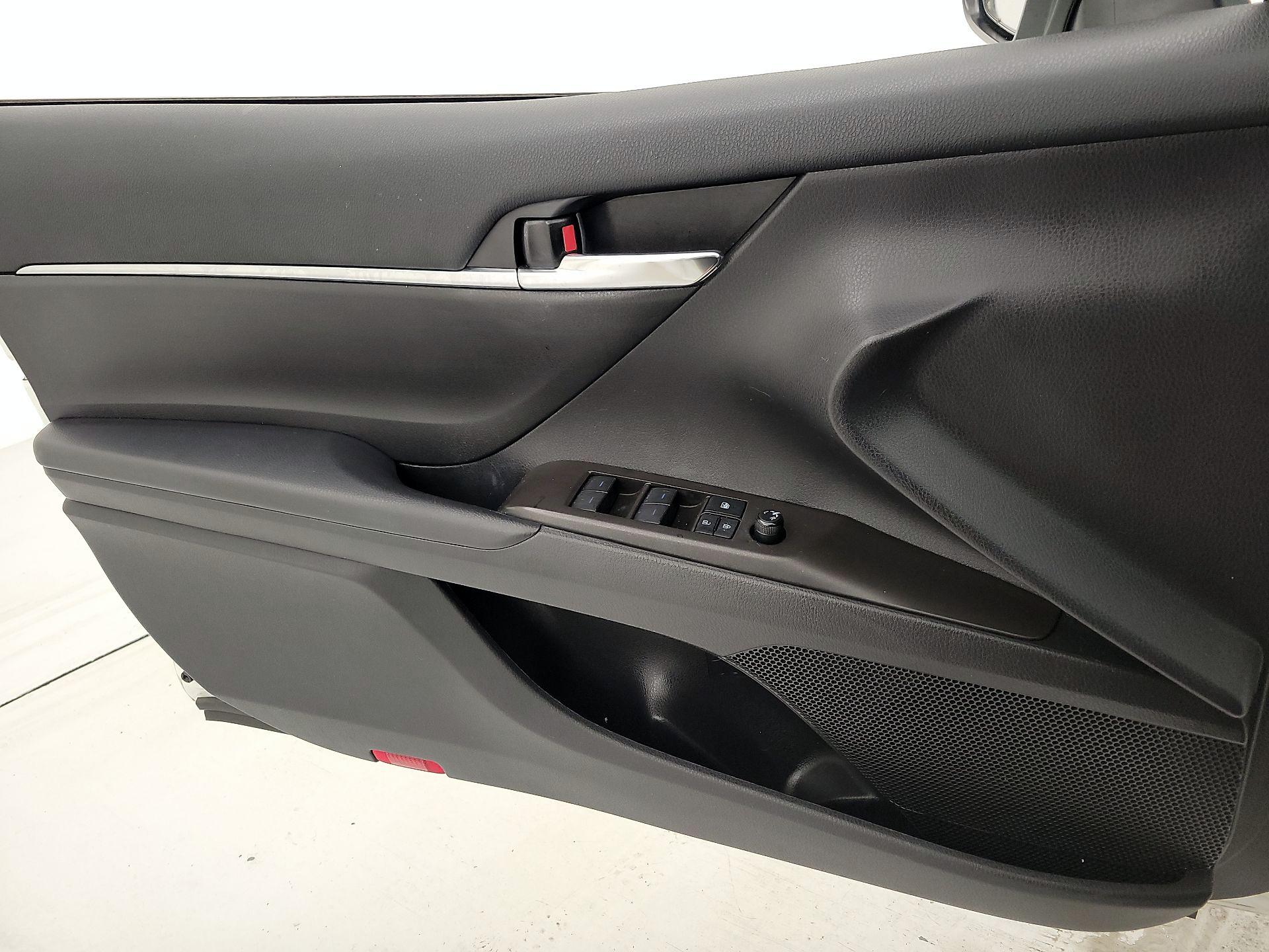 Thumbnail: 2021 Toyota Camry - 12