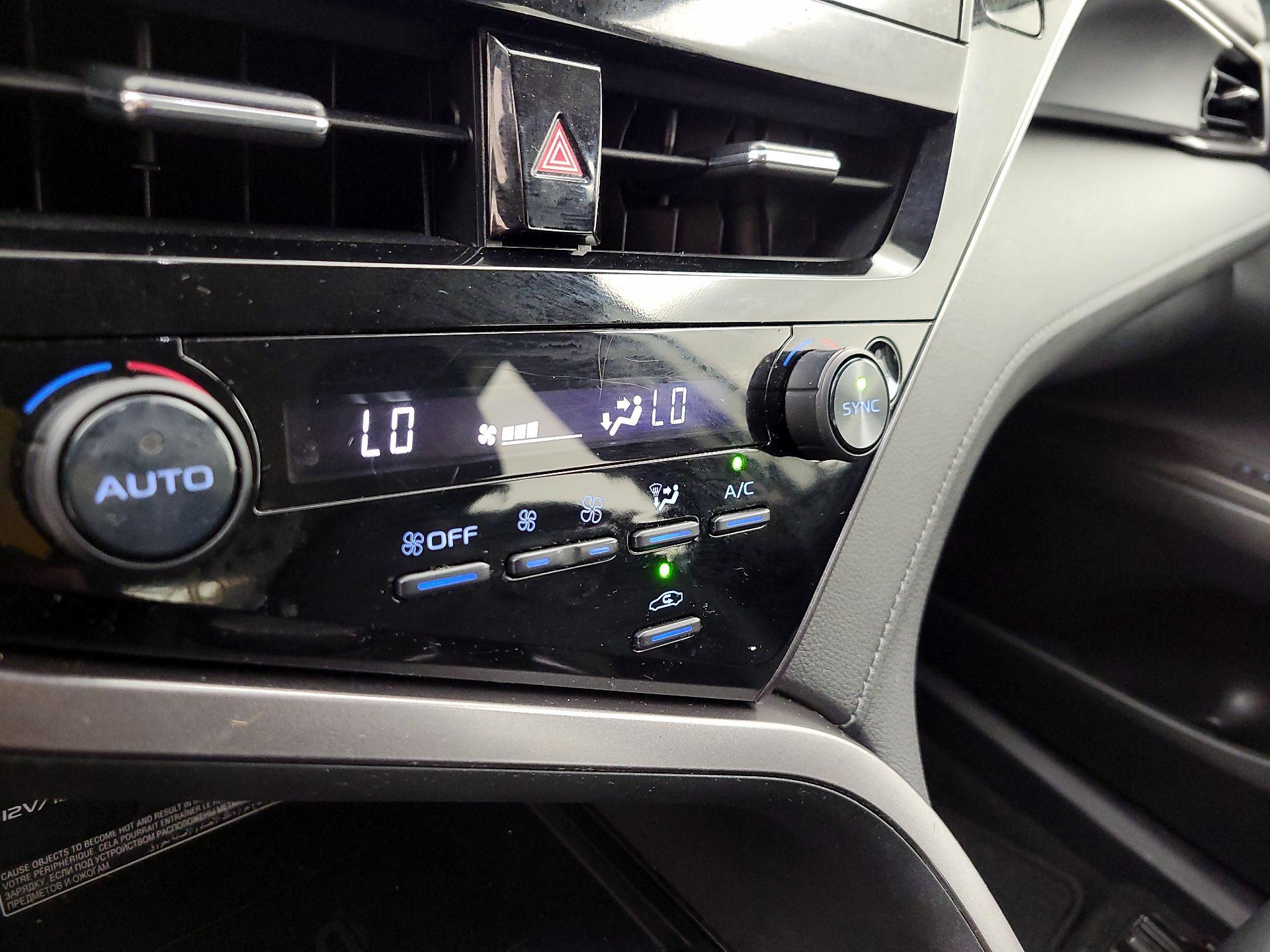 Thumbnail: 2021 Toyota Camry - 14