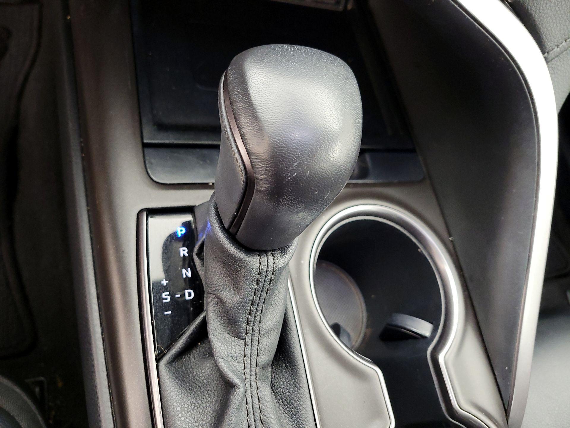 Thumbnail: 2021 Toyota Camry - 15