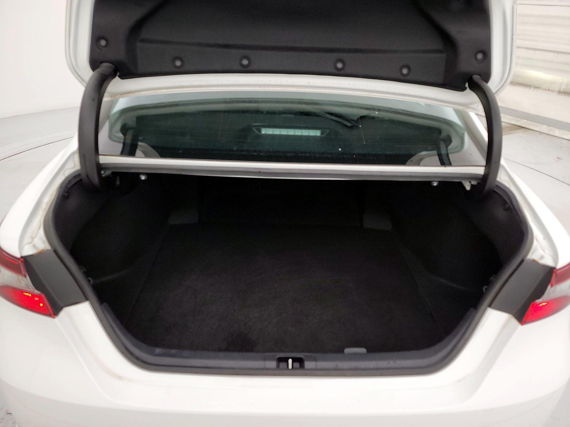 Thumbnail: 2021 Toyota Camry - 16