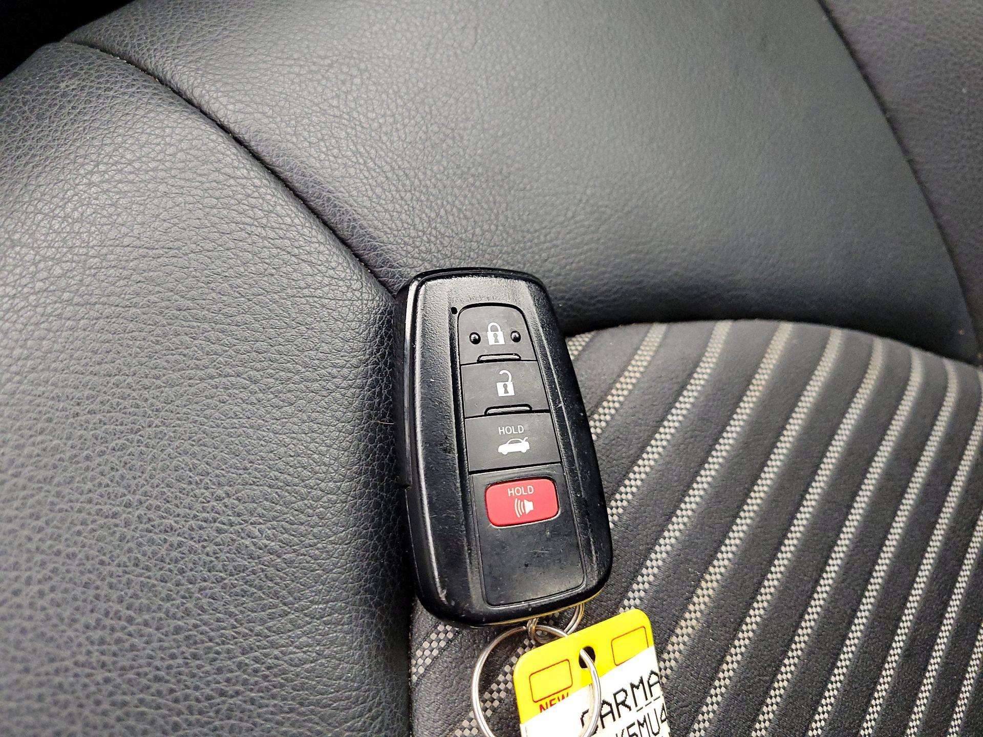 Thumbnail: 2021 Toyota Camry - 18