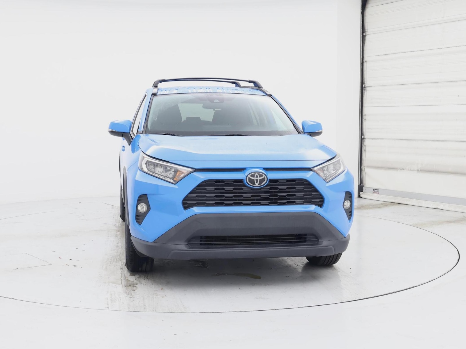 2020 Toyota RAV4 XLE - Photo 6