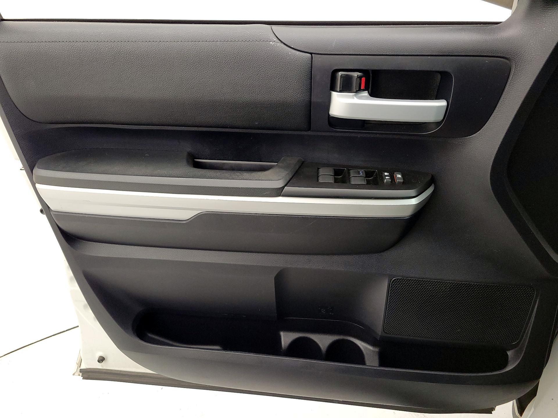 Thumbnail: 2016 Toyota Tundra - 12