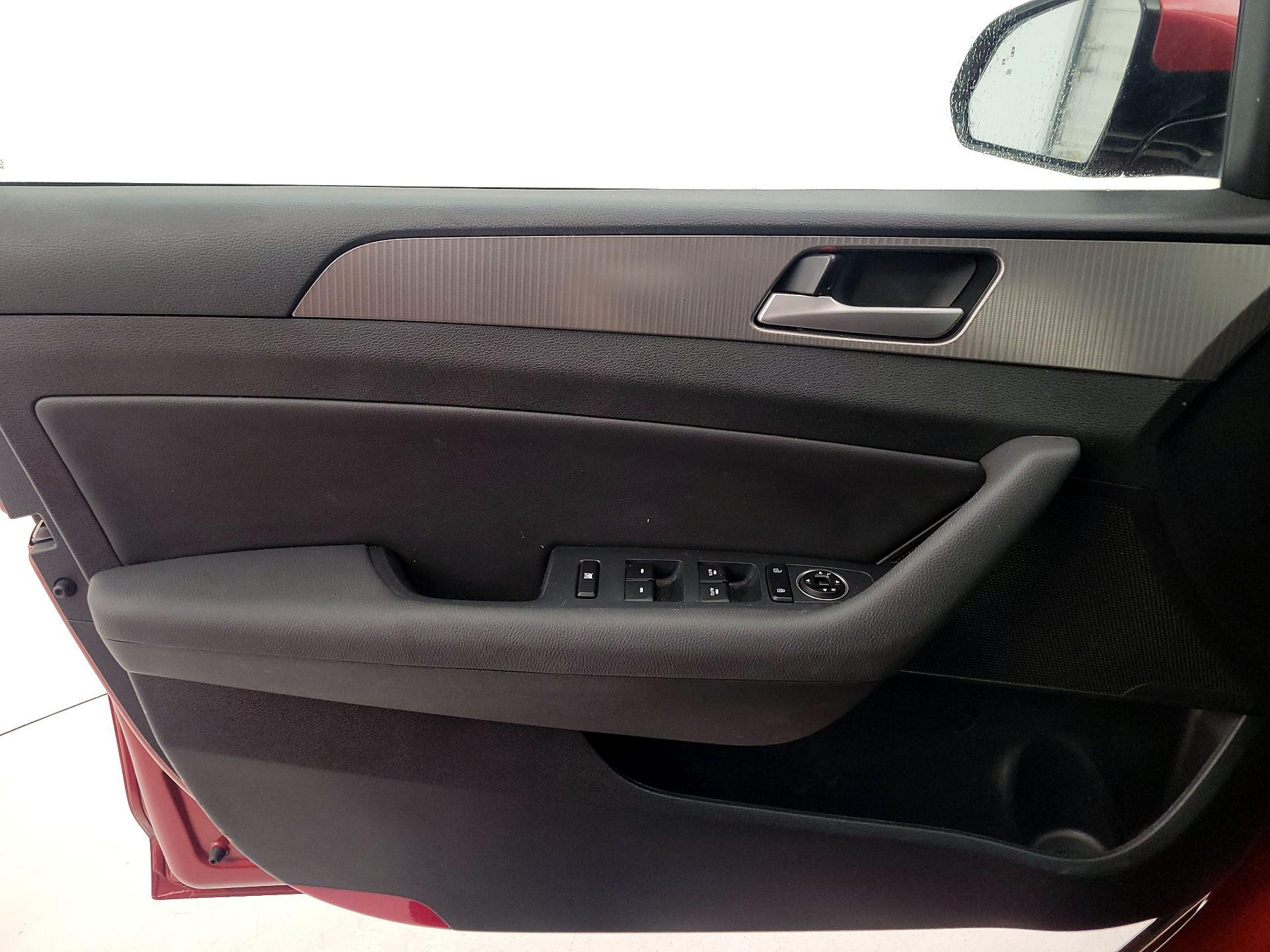 Thumbnail: 2019 Hyundai Sonata - 12