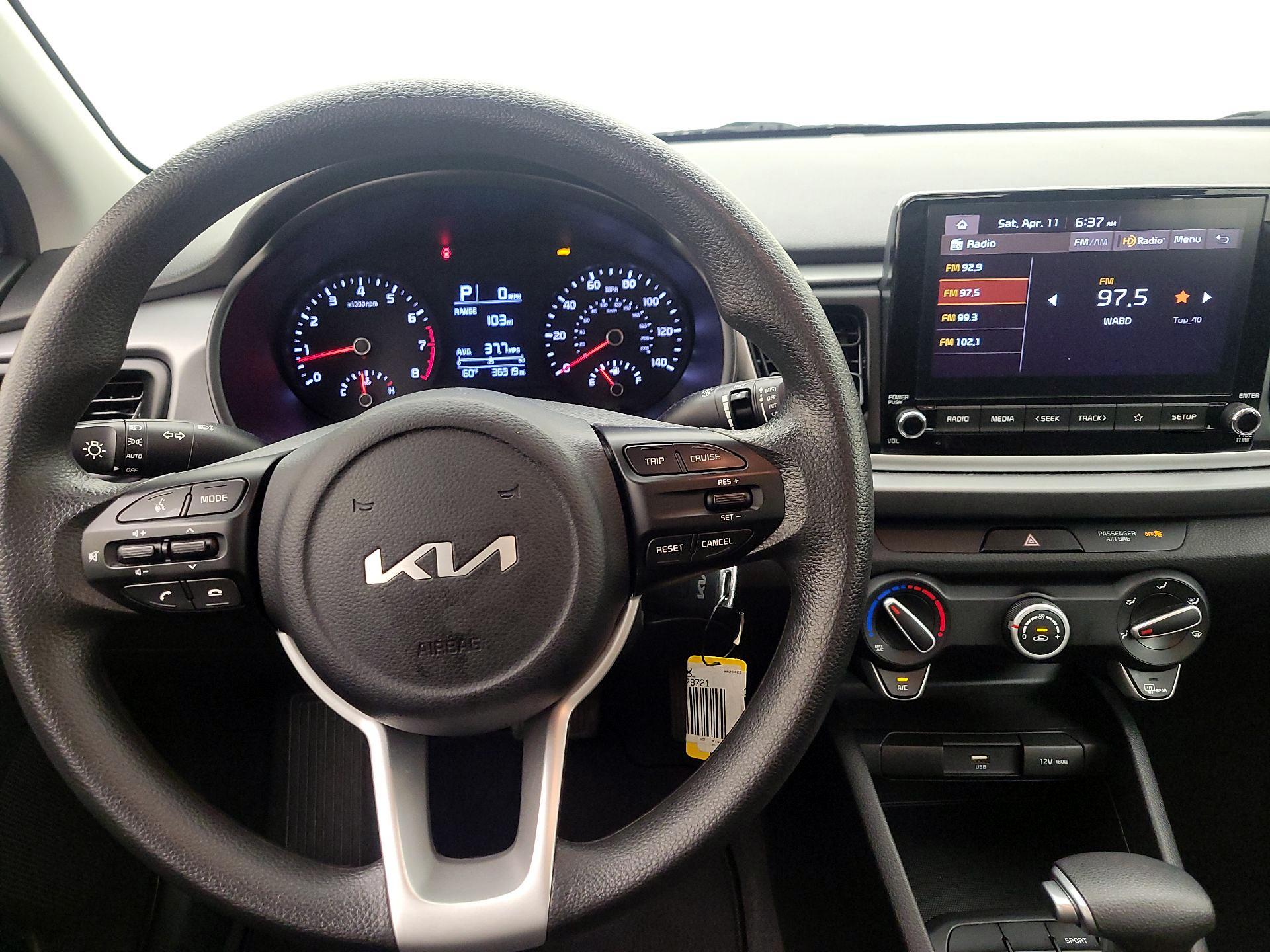 Thumbnail: 2022 Kia Rio - 10