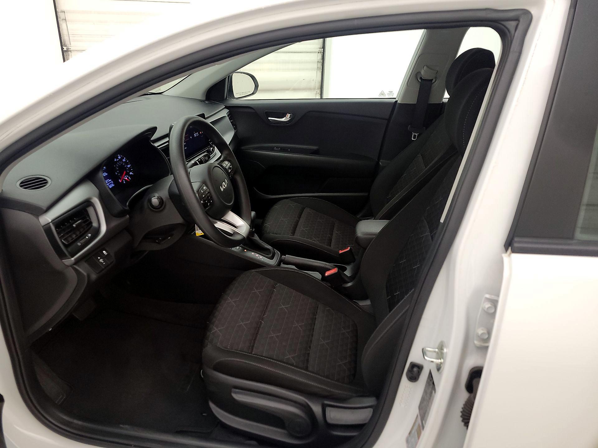 Thumbnail: 2022 Kia Rio - 11