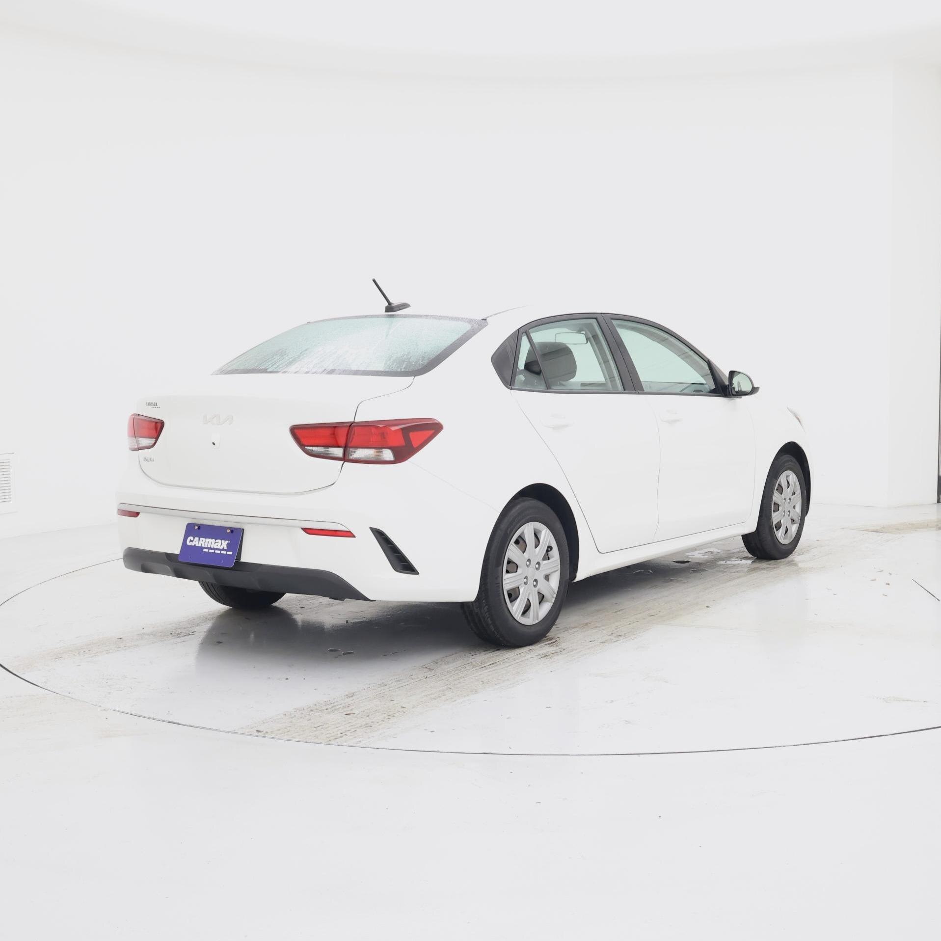 Thumbnail: 2022 Kia Rio - 8