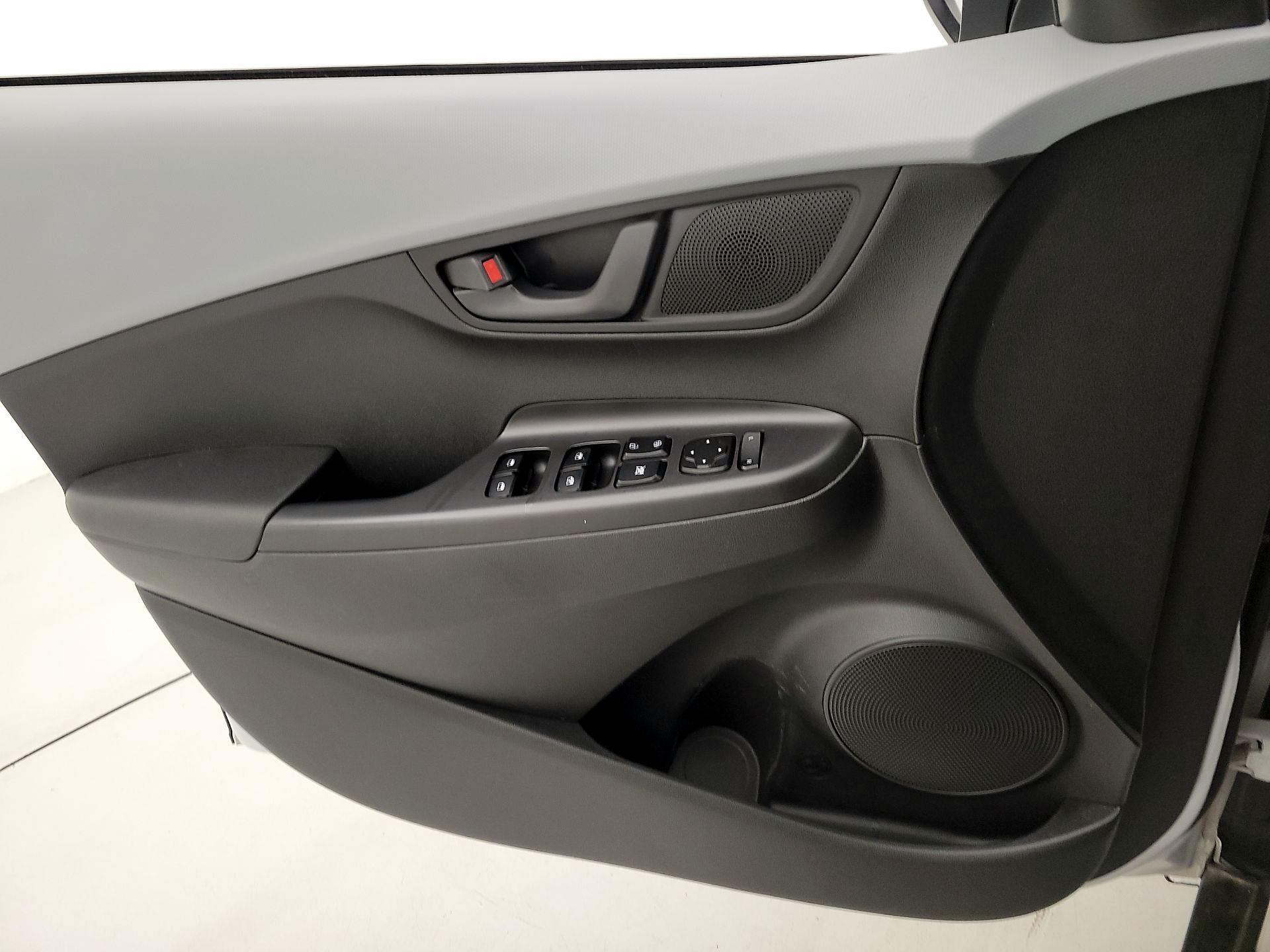 Thumbnail: 2018 Hyundai Kona - 12