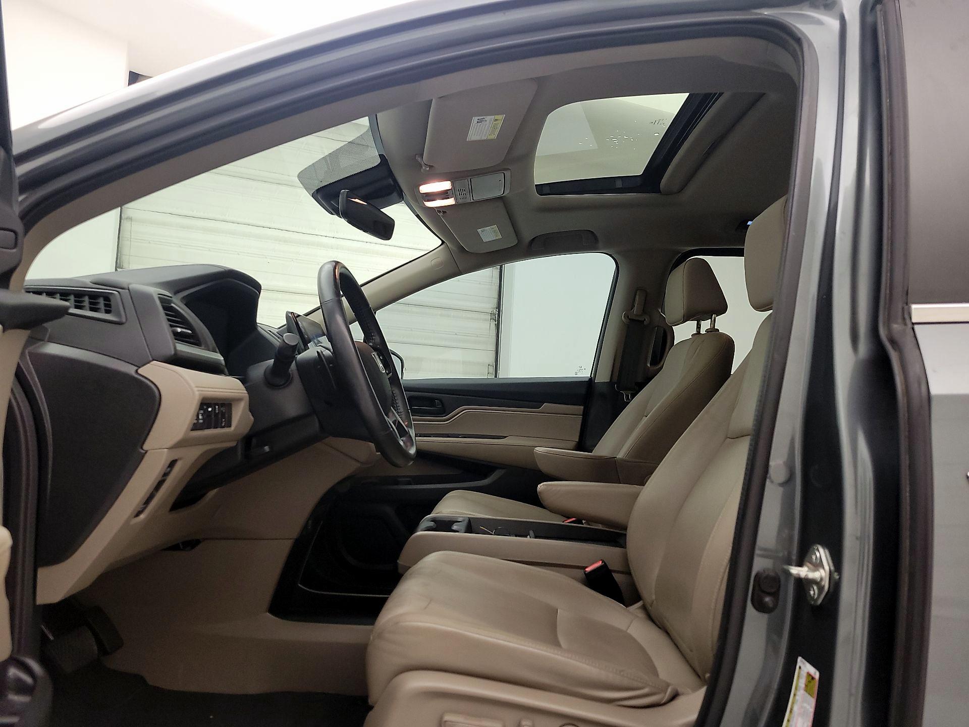 Thumbnail: 2018 Honda Odyssey - 19