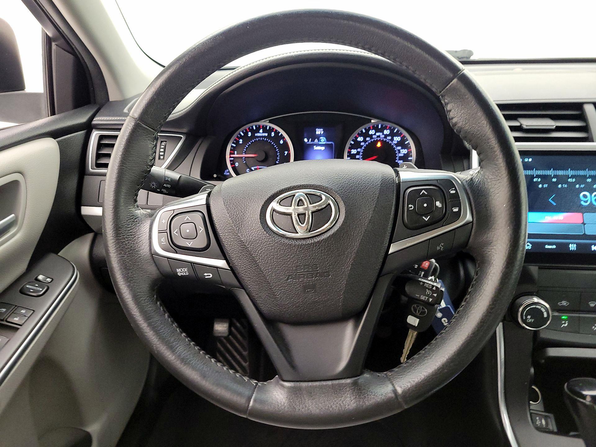 Thumbnail: 2017 Toyota Camry - 10