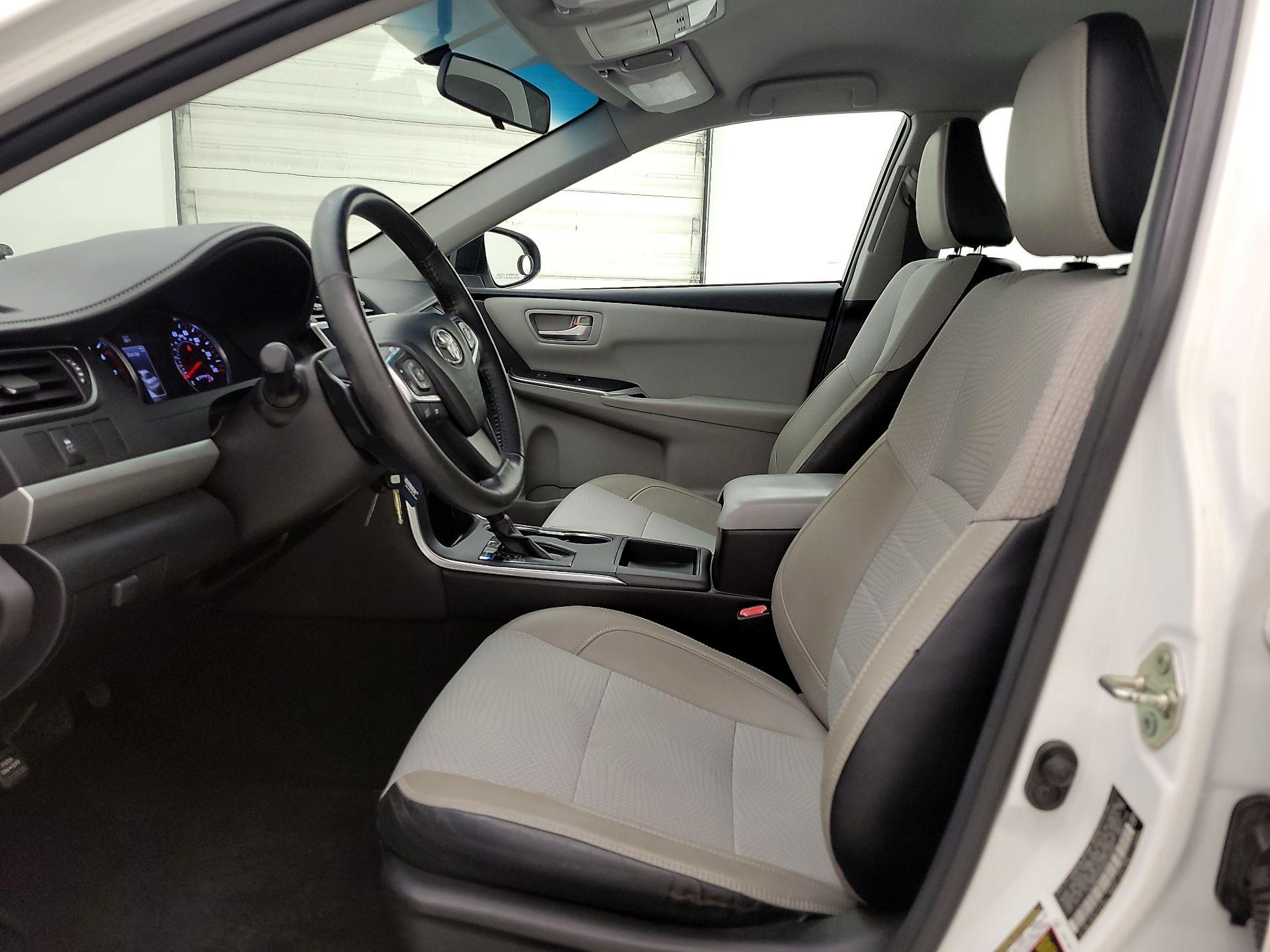 Thumbnail: 2017 Toyota Camry - 11