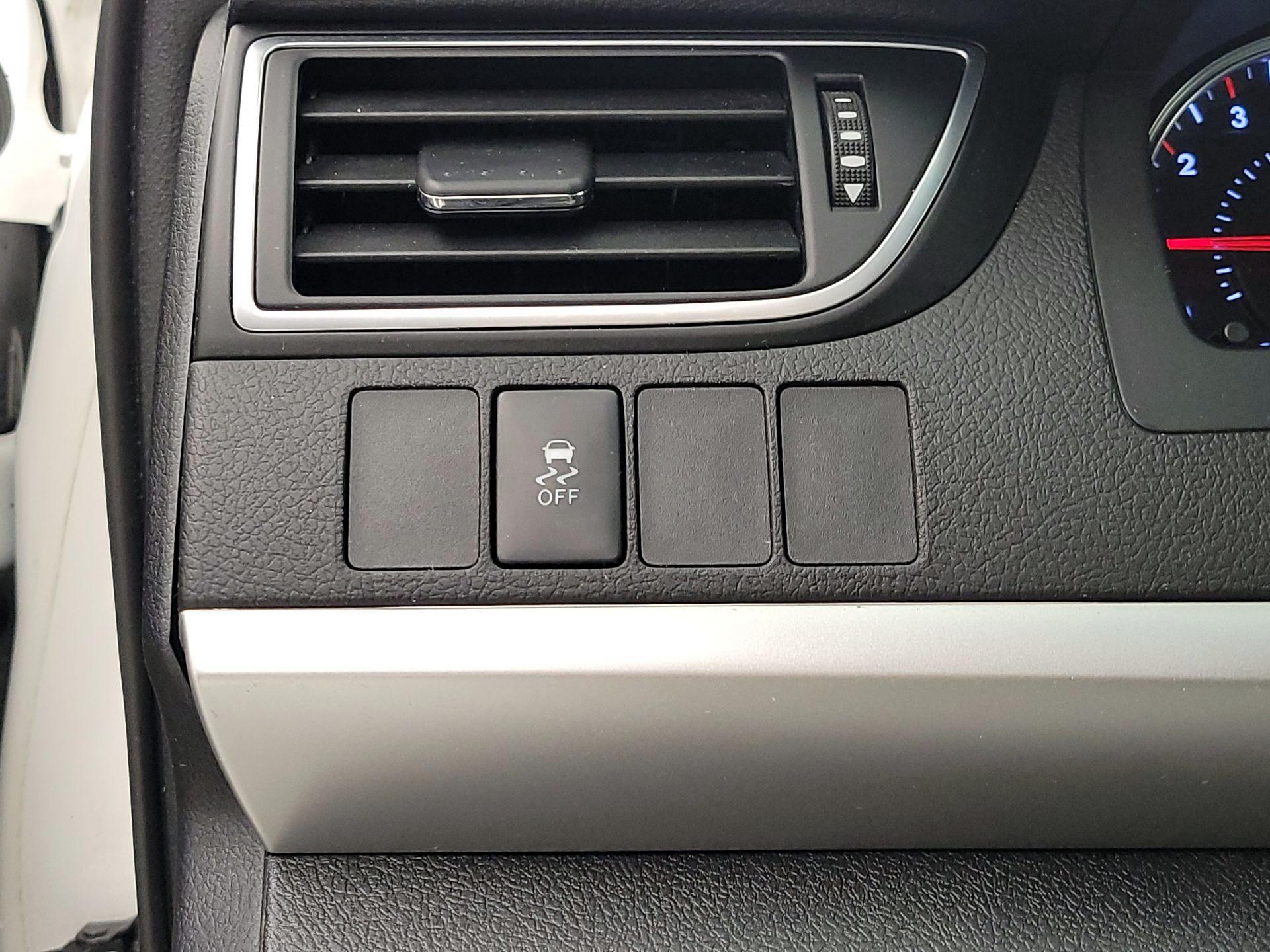 Thumbnail: 2017 Toyota Camry - 13